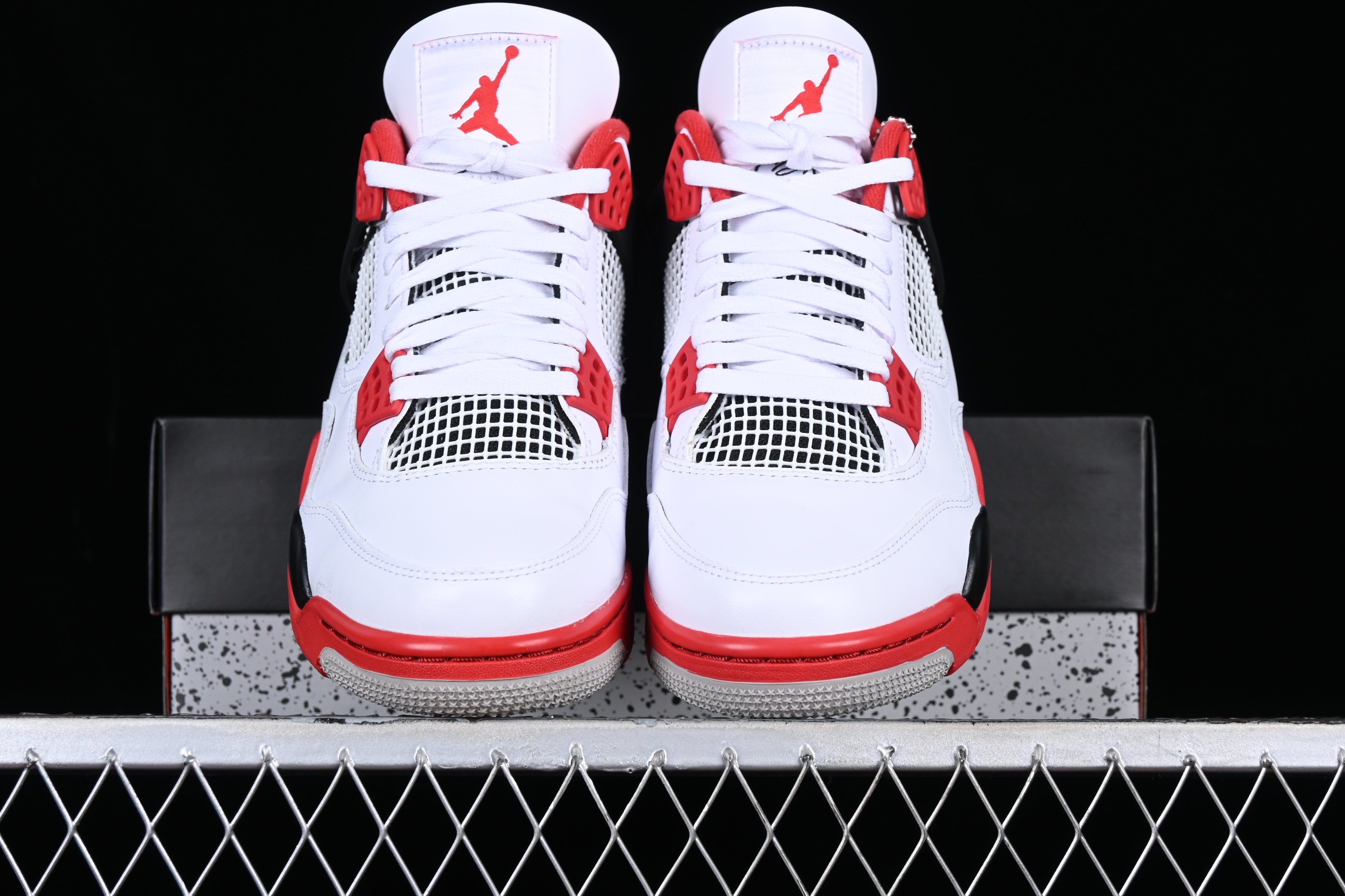AJ4