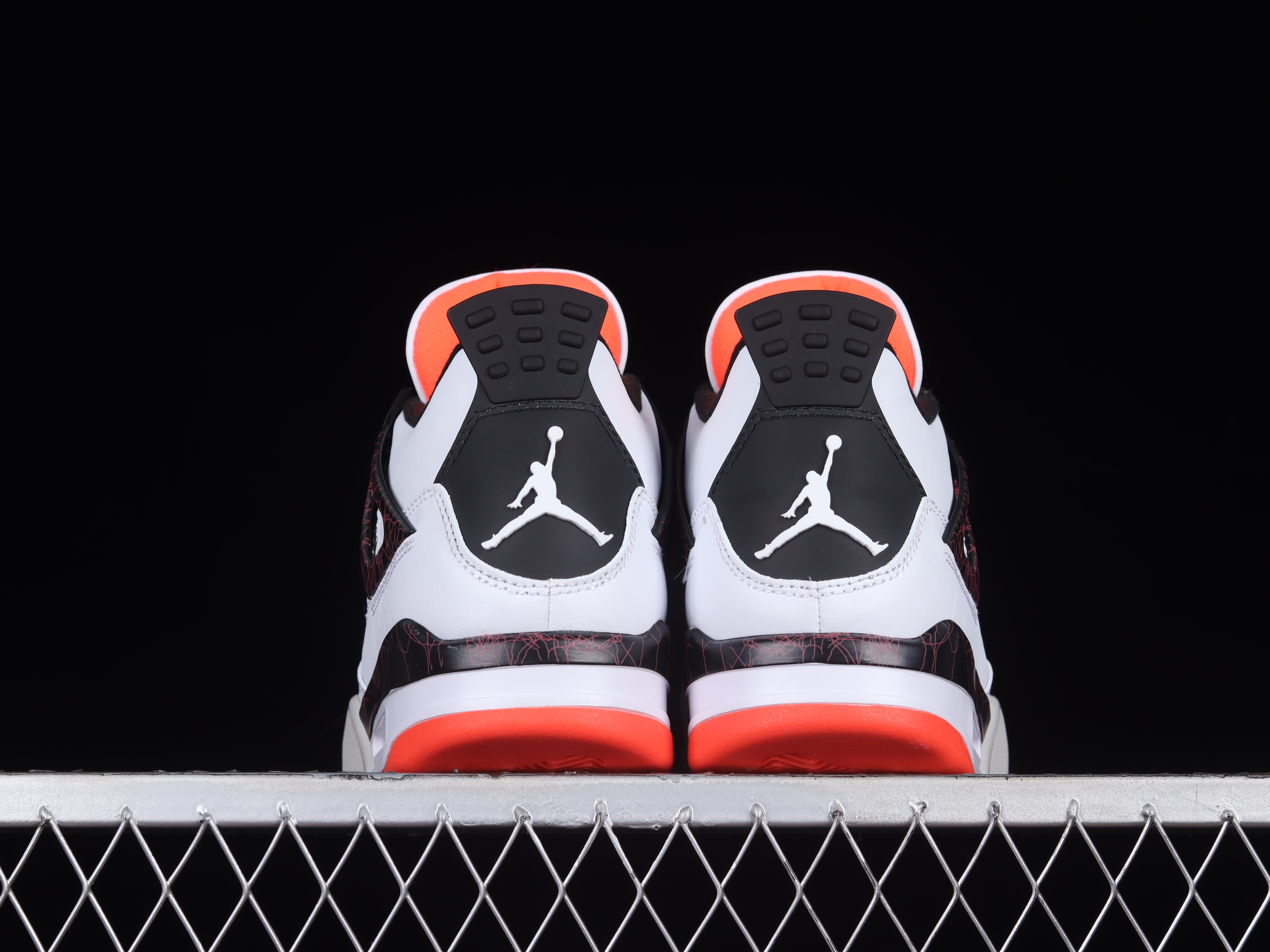 AJ4