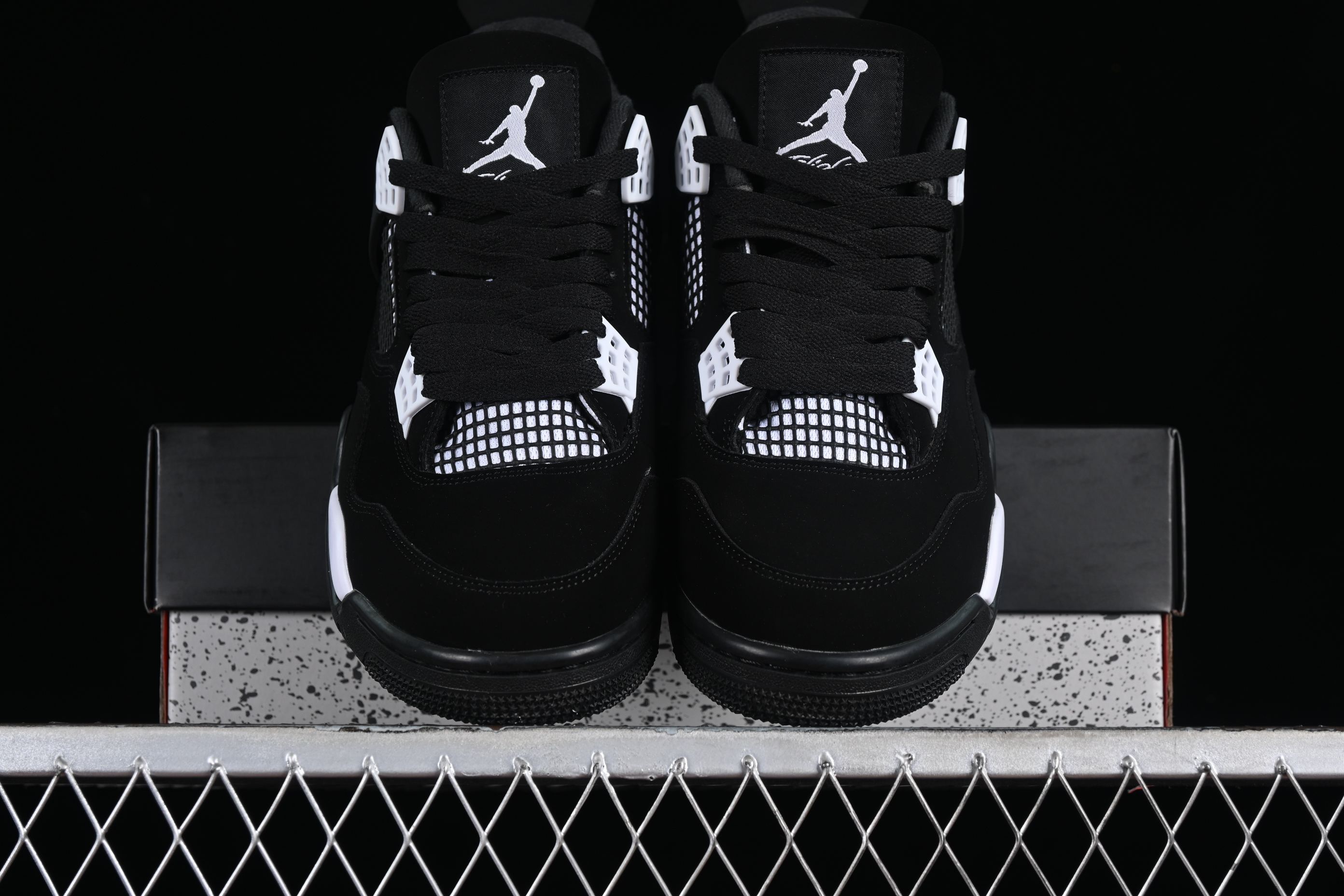 AJ4
