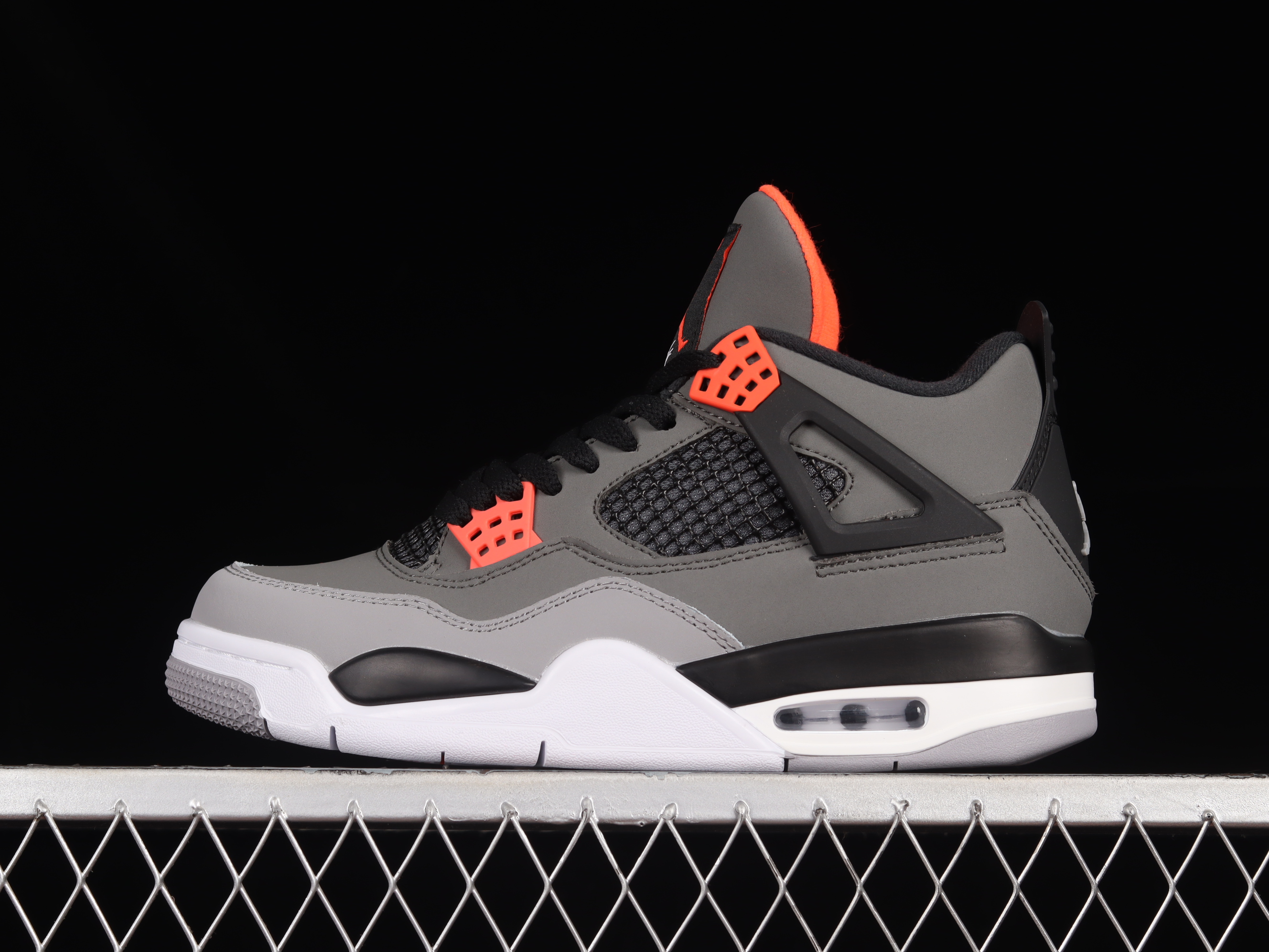 AJ4