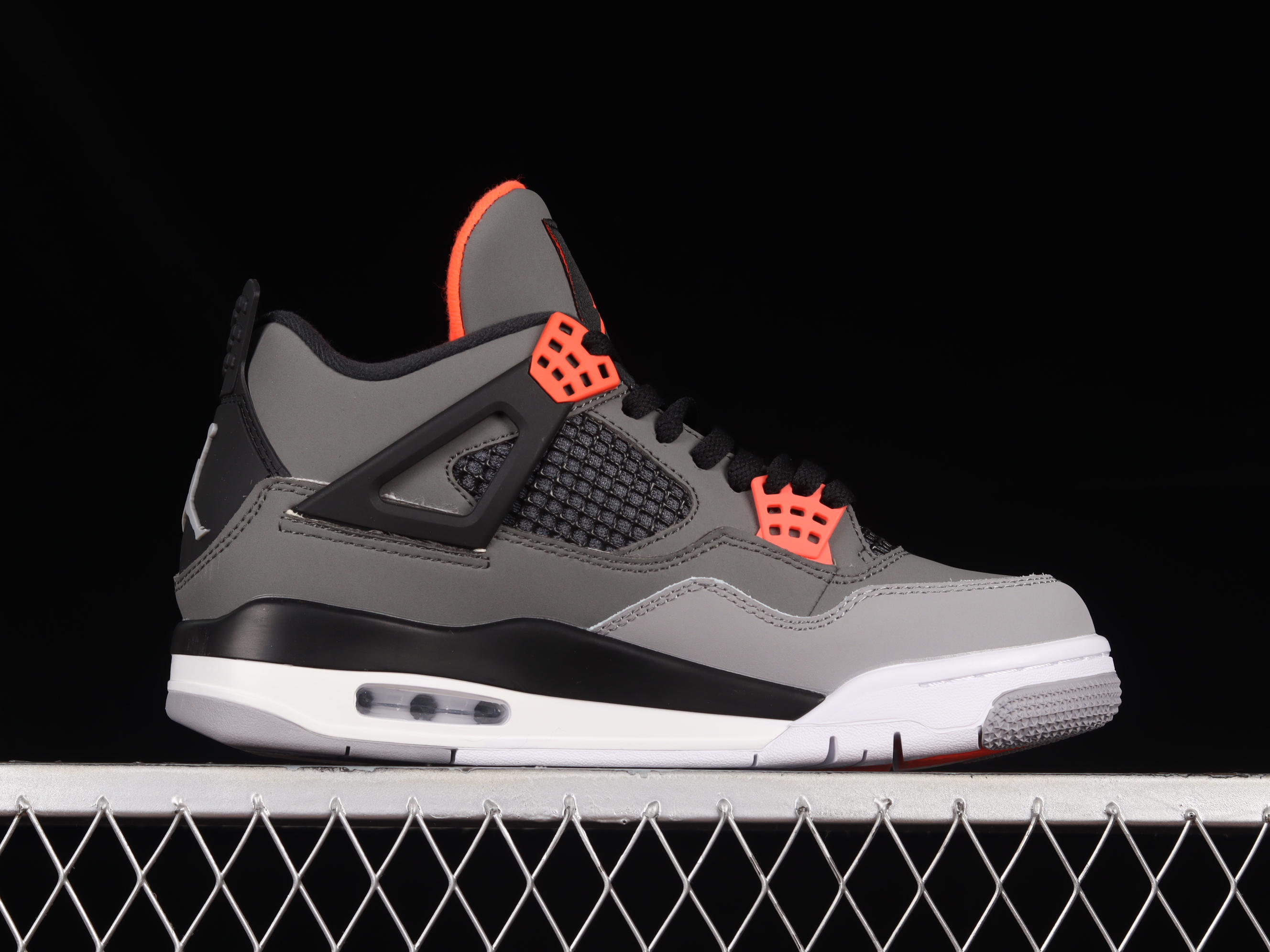 AJ4