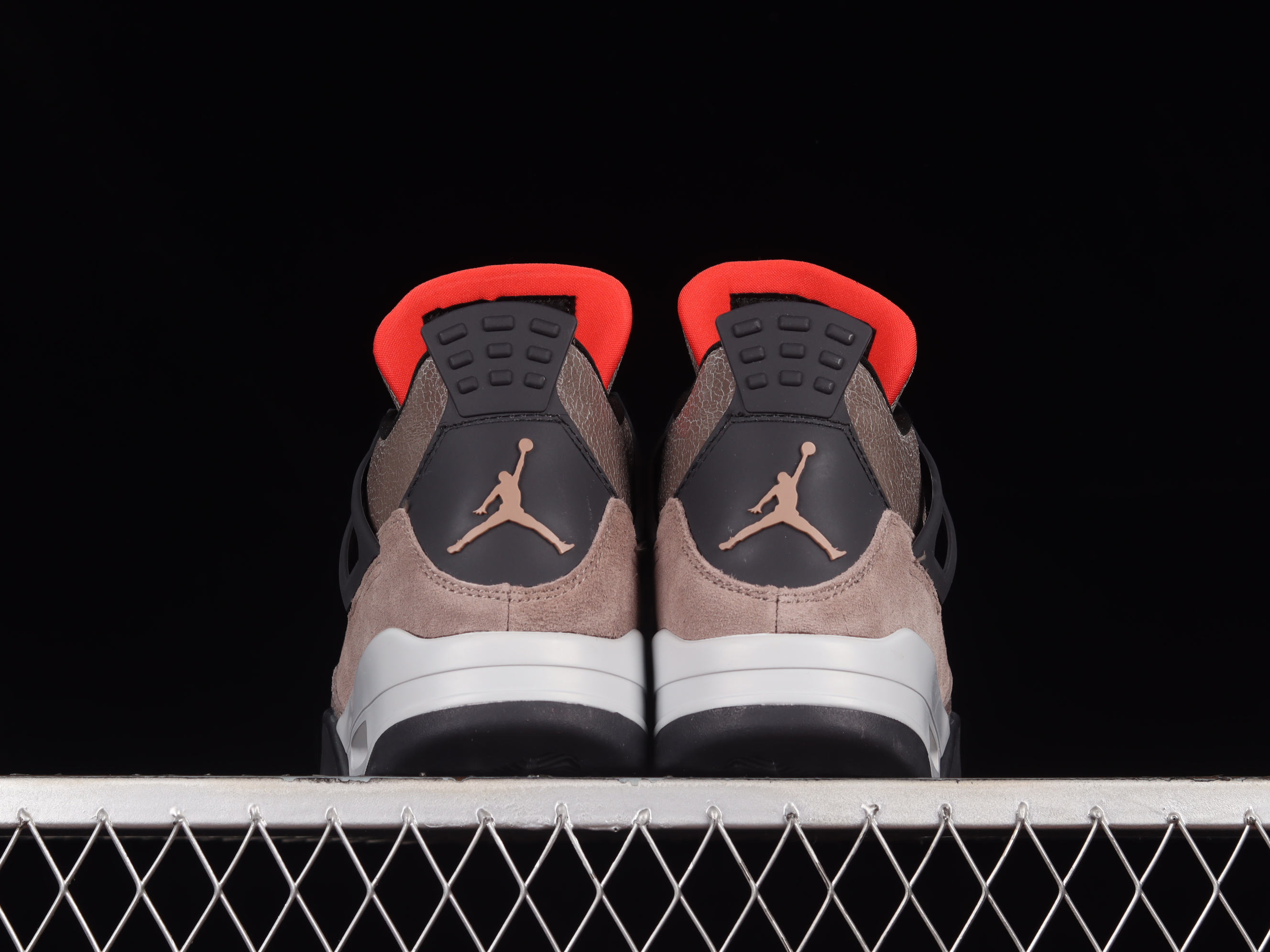 AJ4