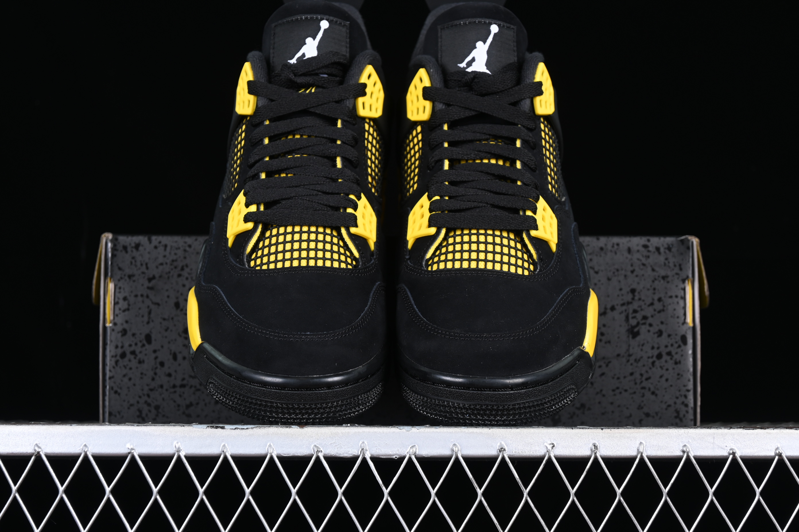 AJ4
