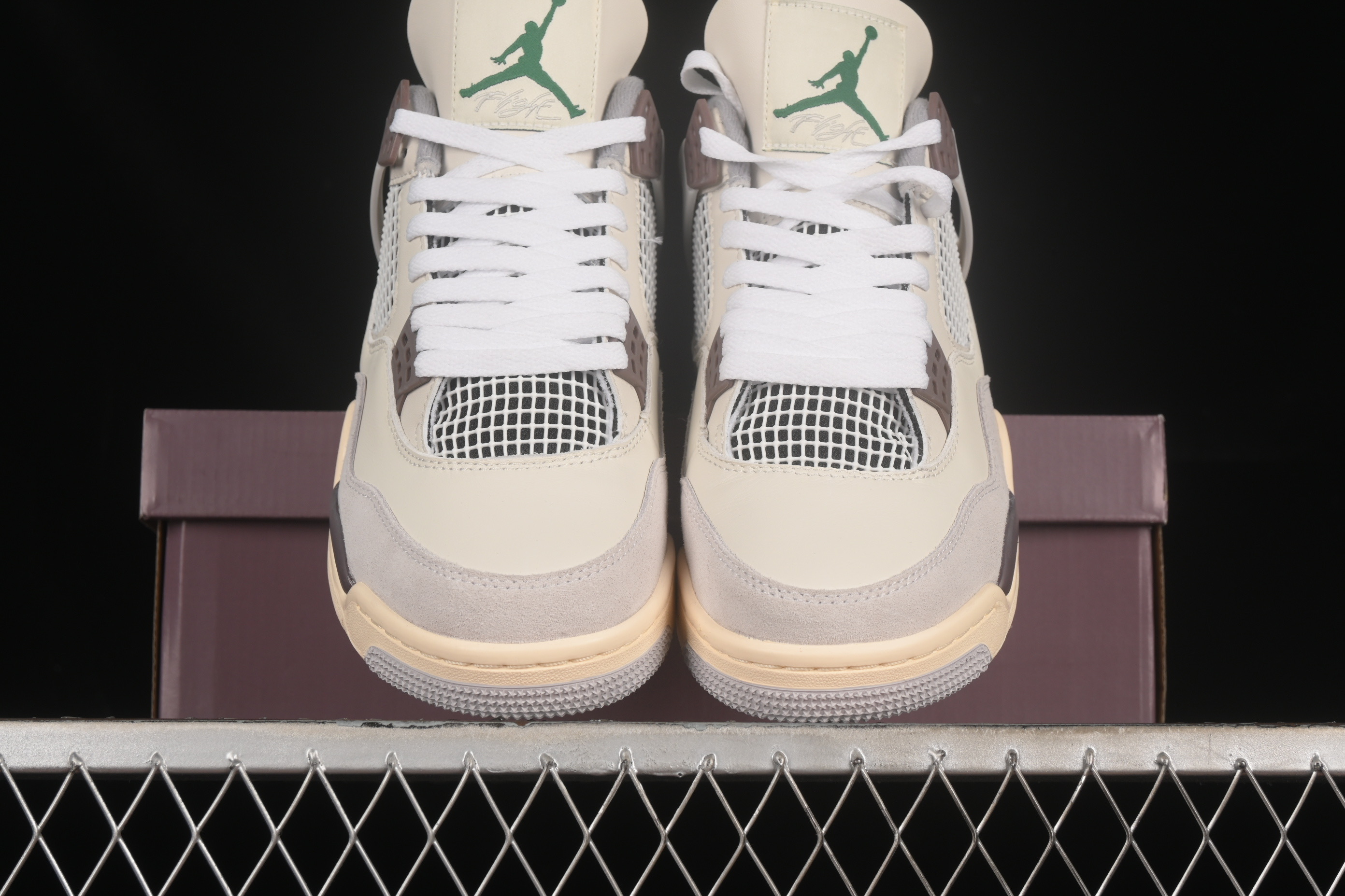 AJ4
