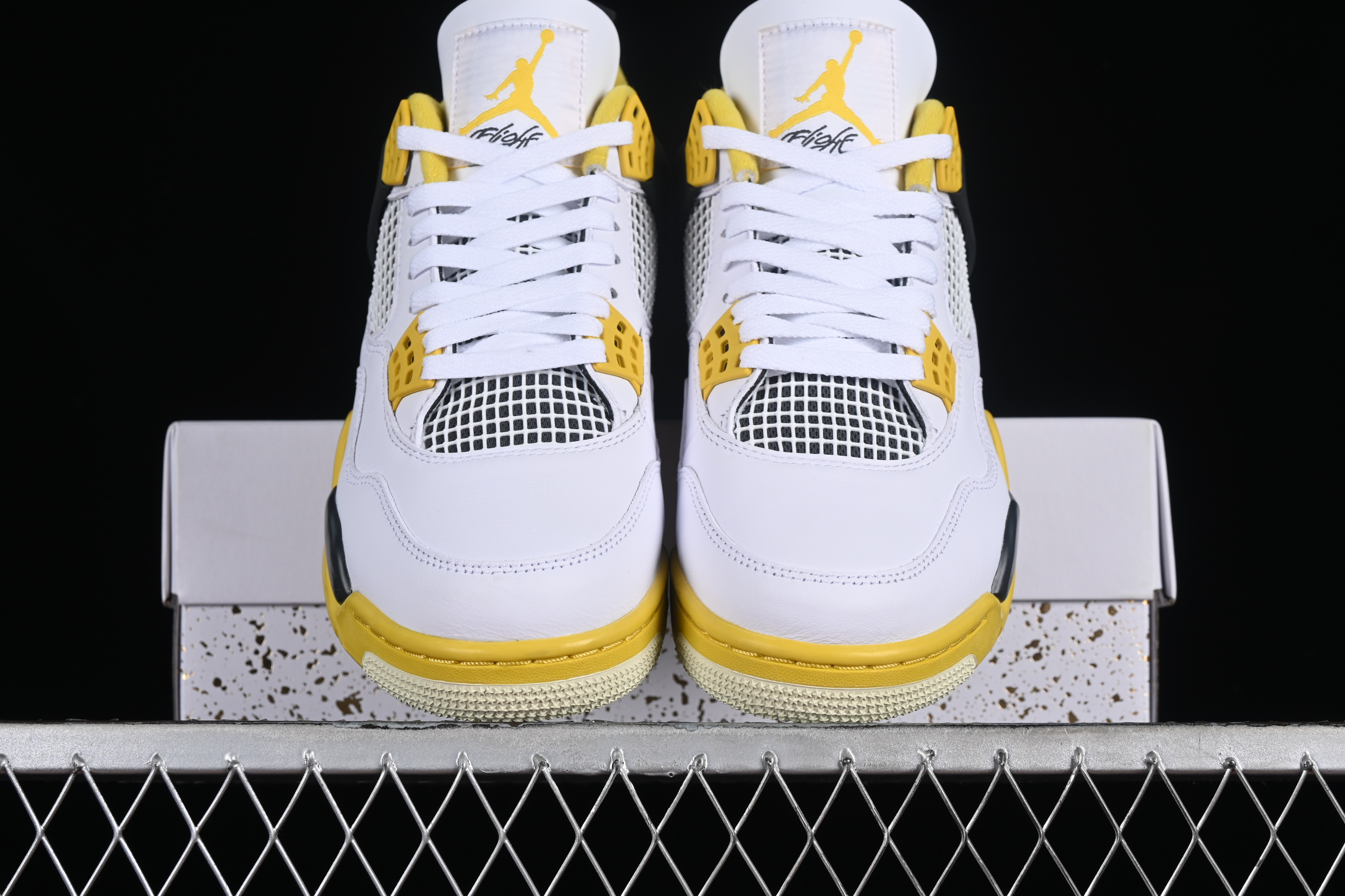 AJ4