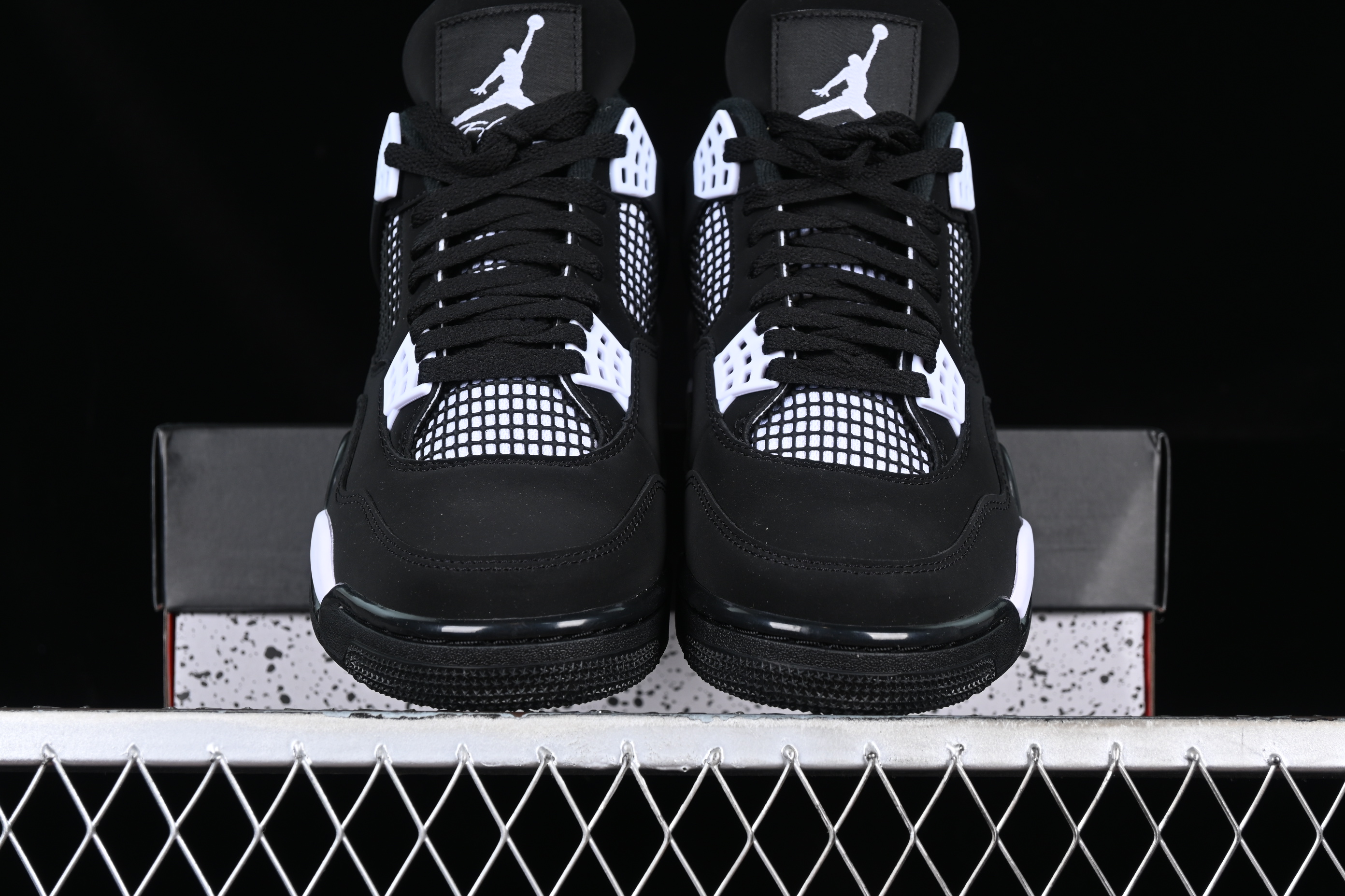 AJ4