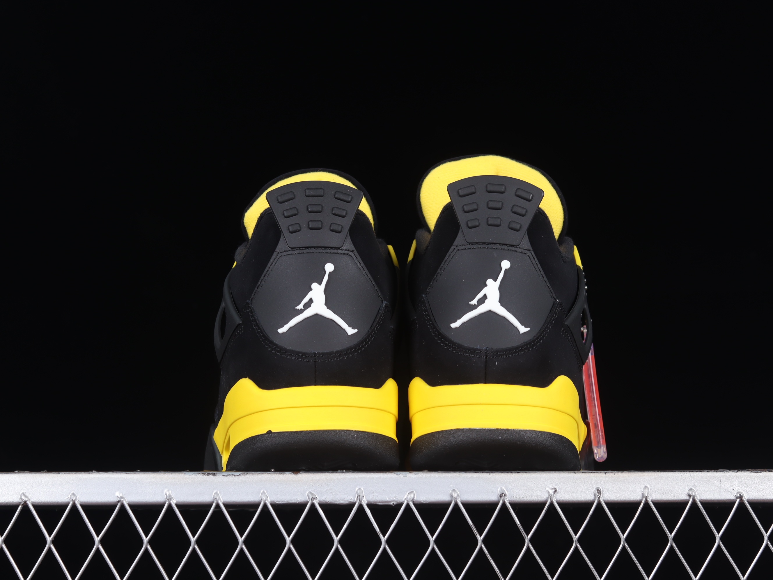 AJ4