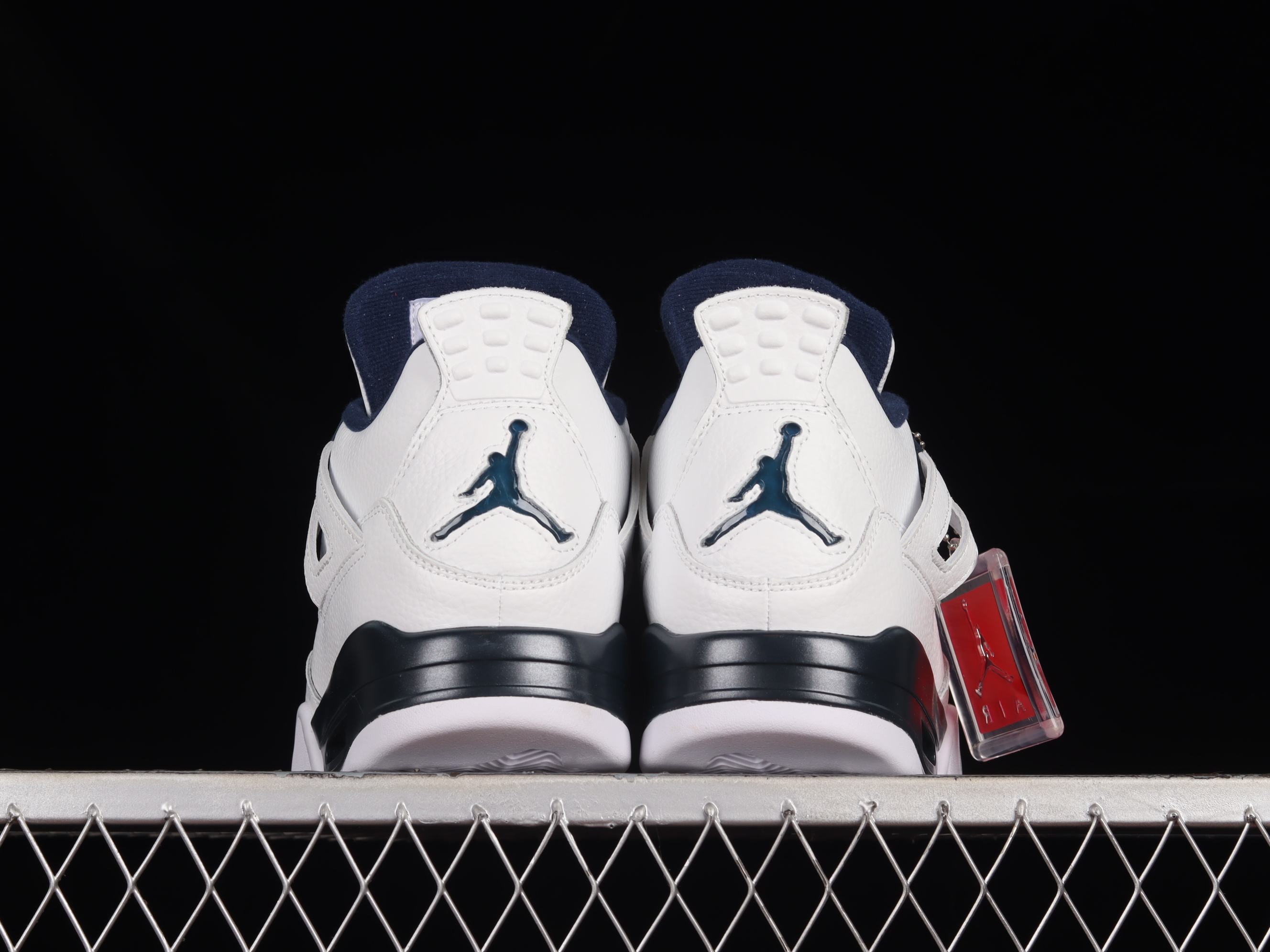 AJ4