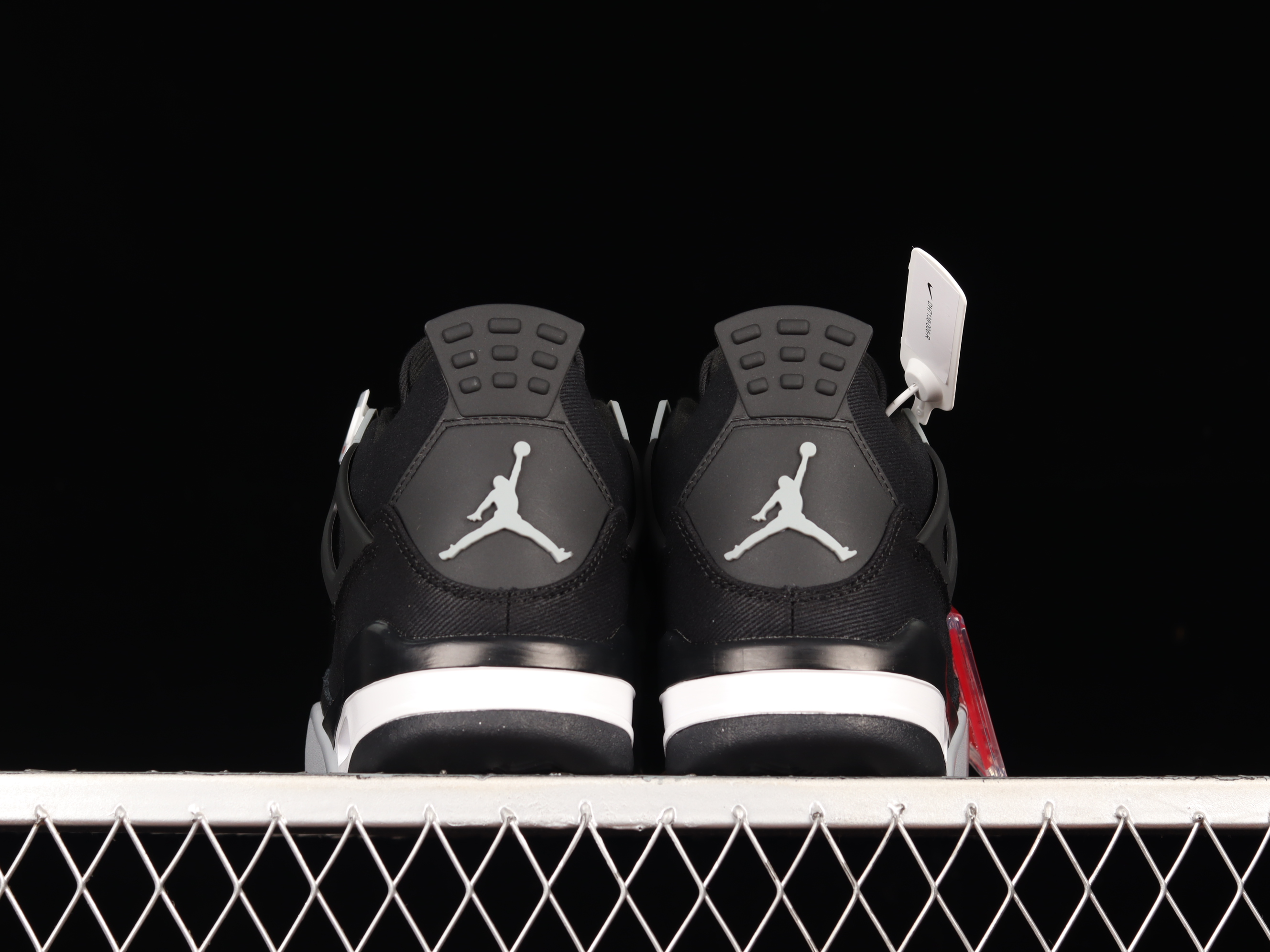 AJ4