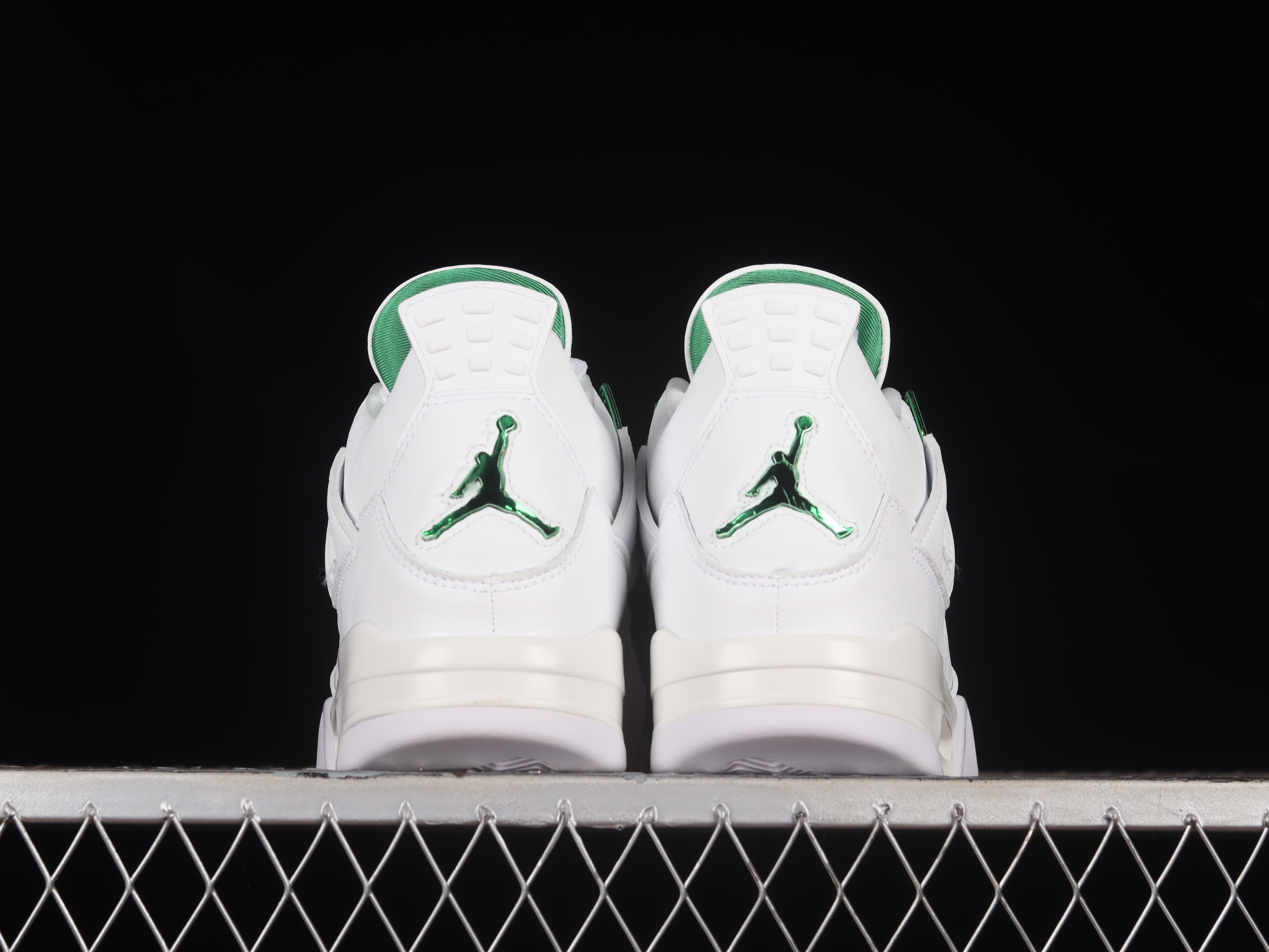 AJ4