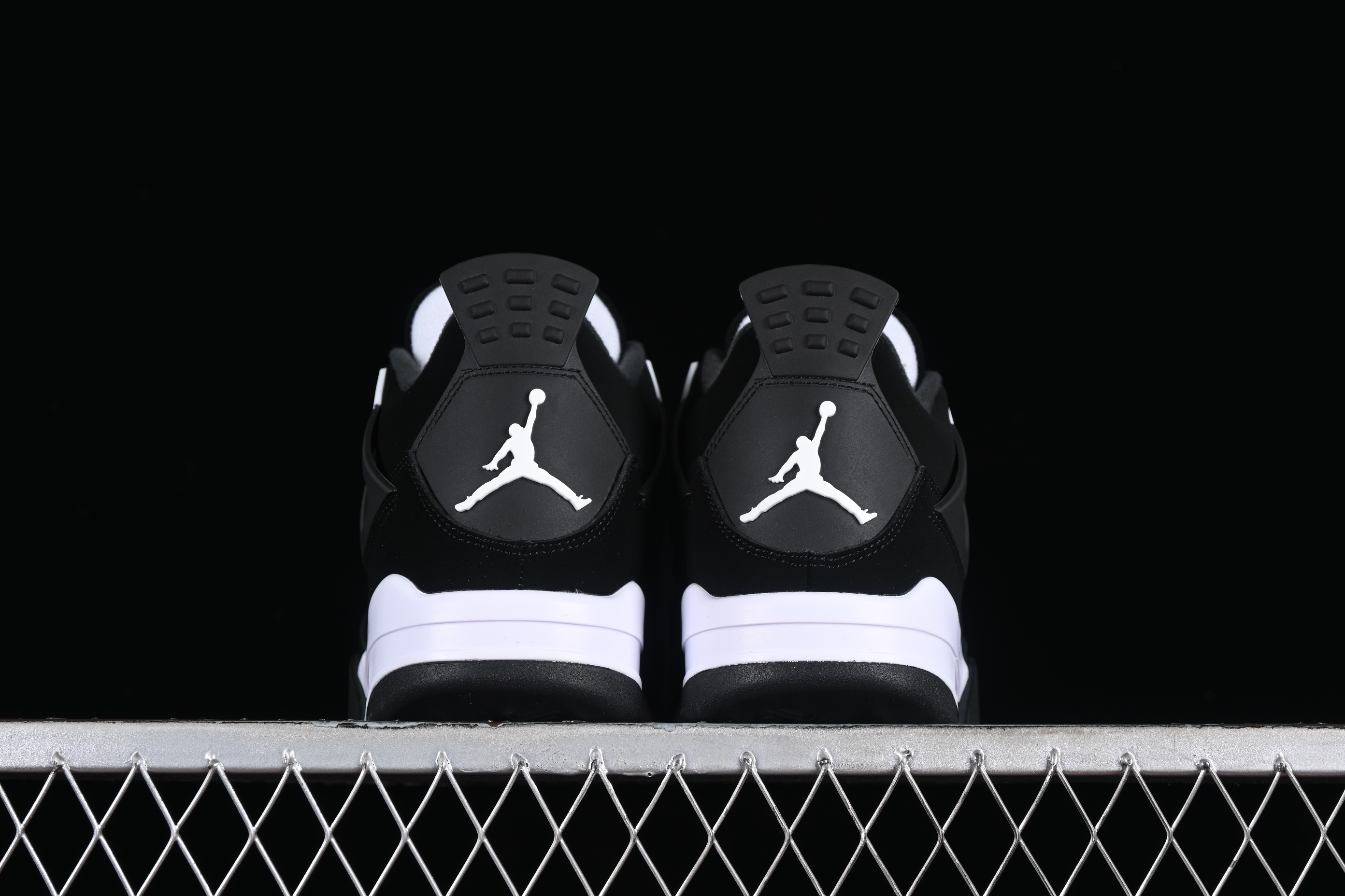 AJ4