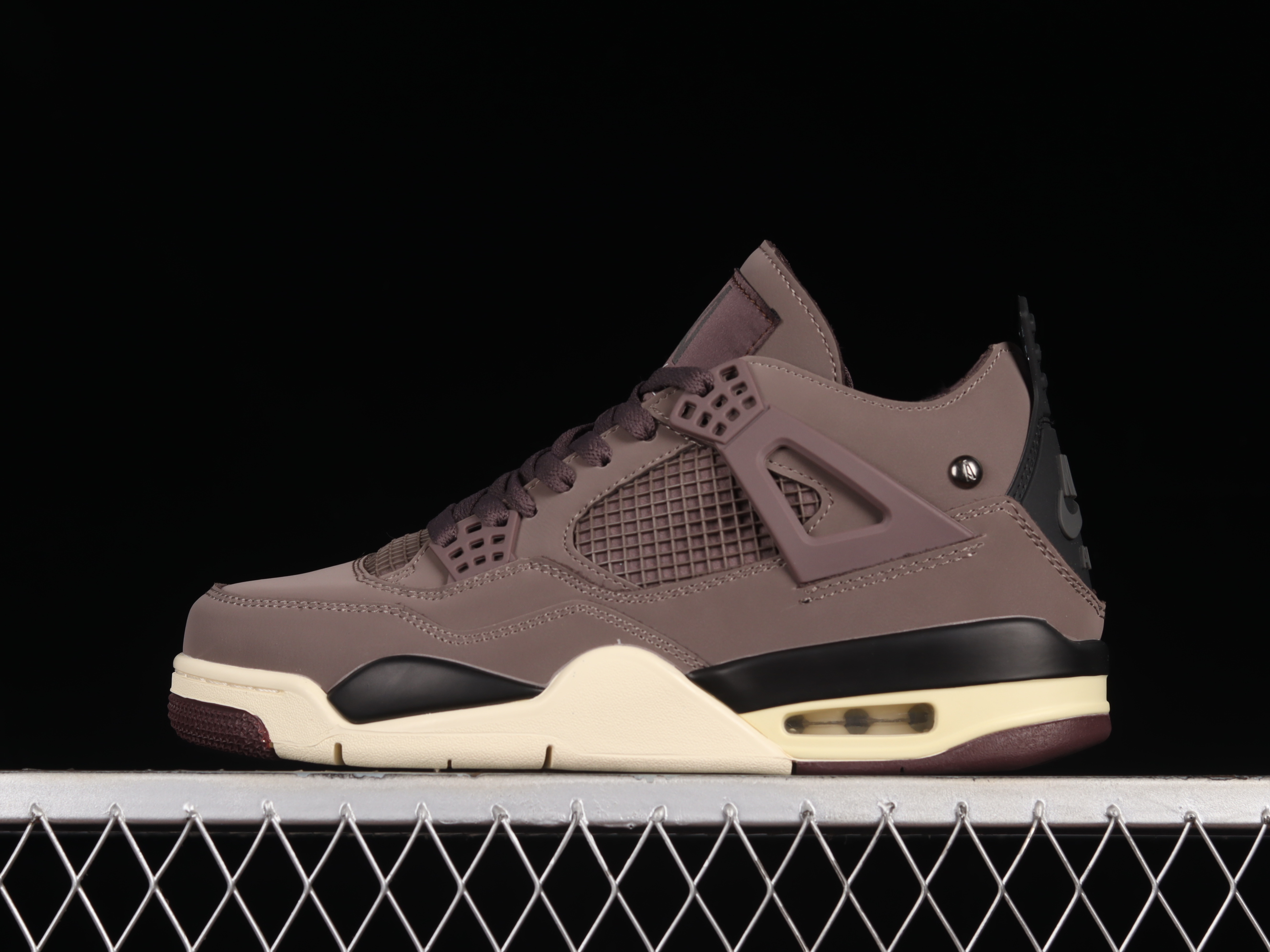 AJ4
