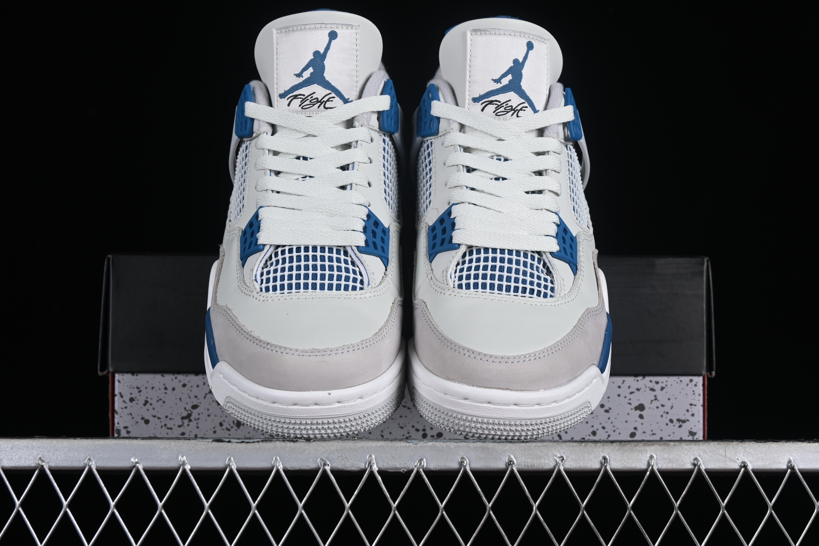 AJ4