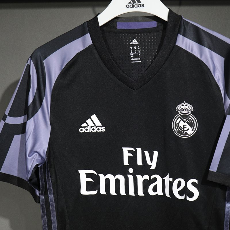 2016-2017 Real Madrid Third Player version