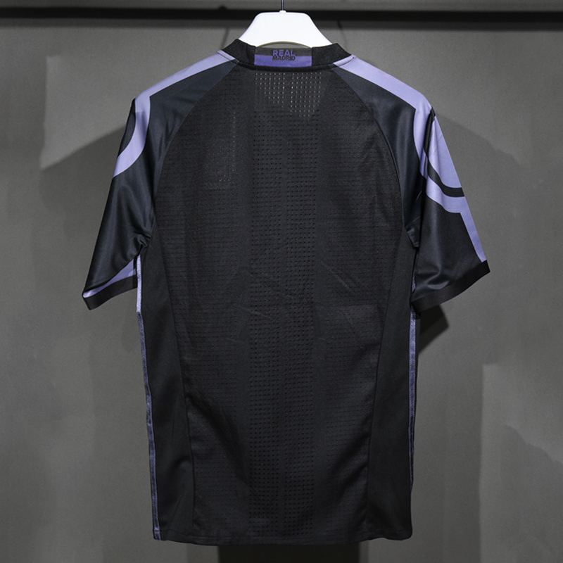 2016-2017 Real Madrid Third Player version