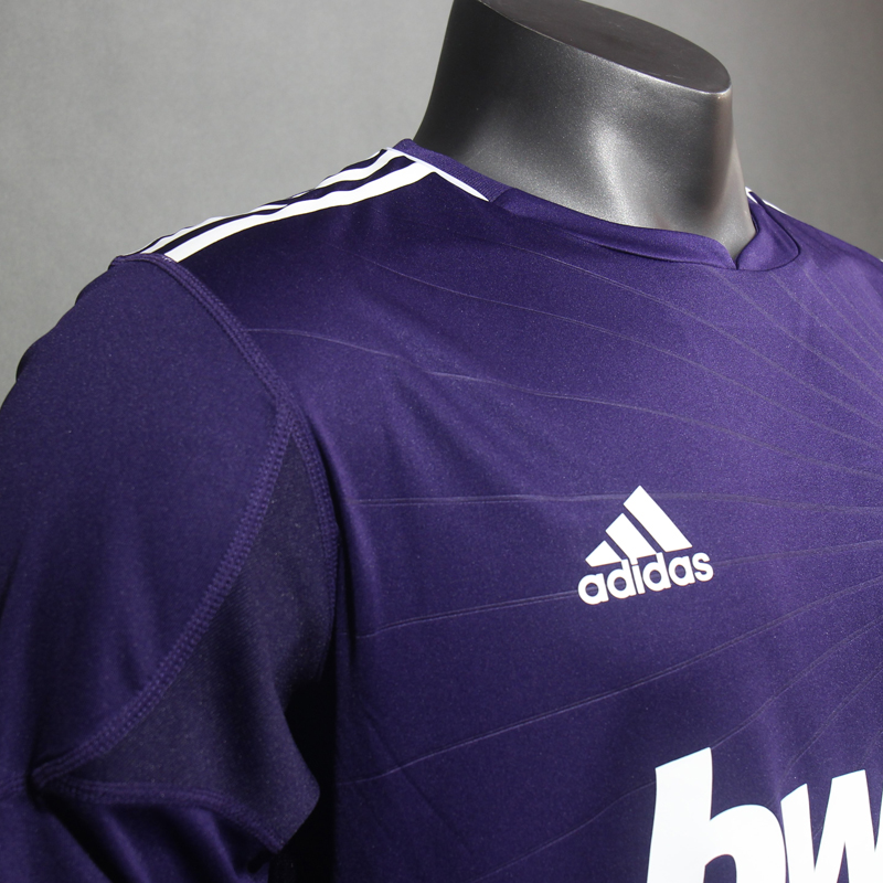 2010-2011 Real Madrid Third Player version