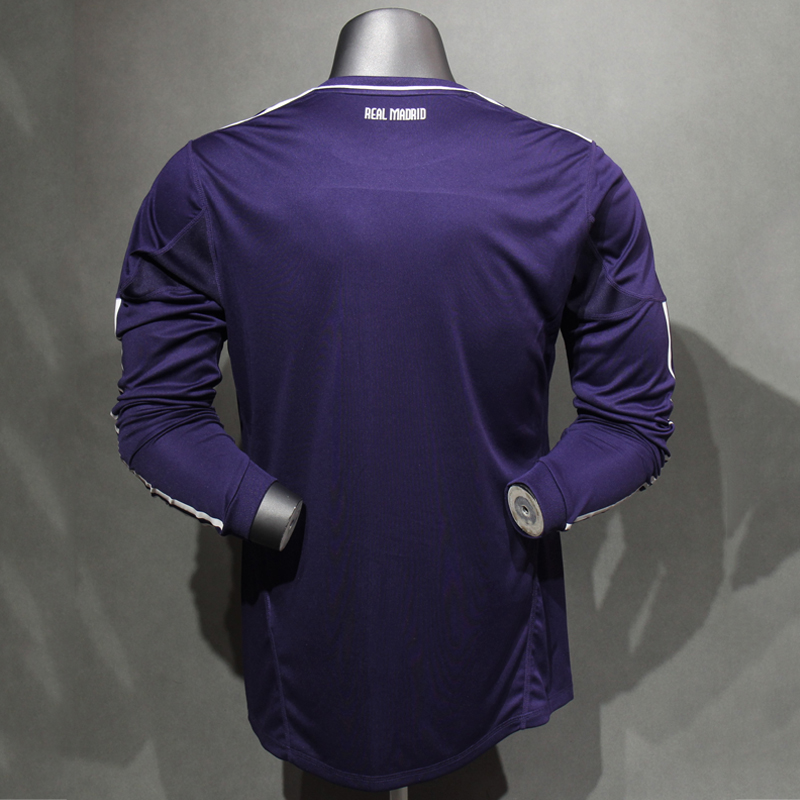 2010-2011 Real Madrid Third Player version