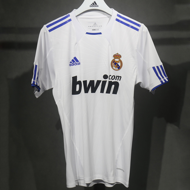 2010-2011 Real Madrid Home Player version
