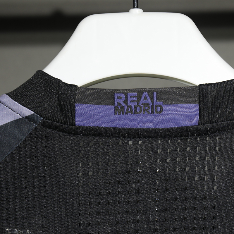 2016-2017 Real Madrid Third Player version