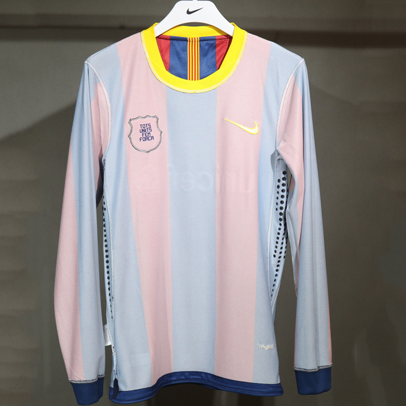 2010-2011 (Barcelona) Home Player version