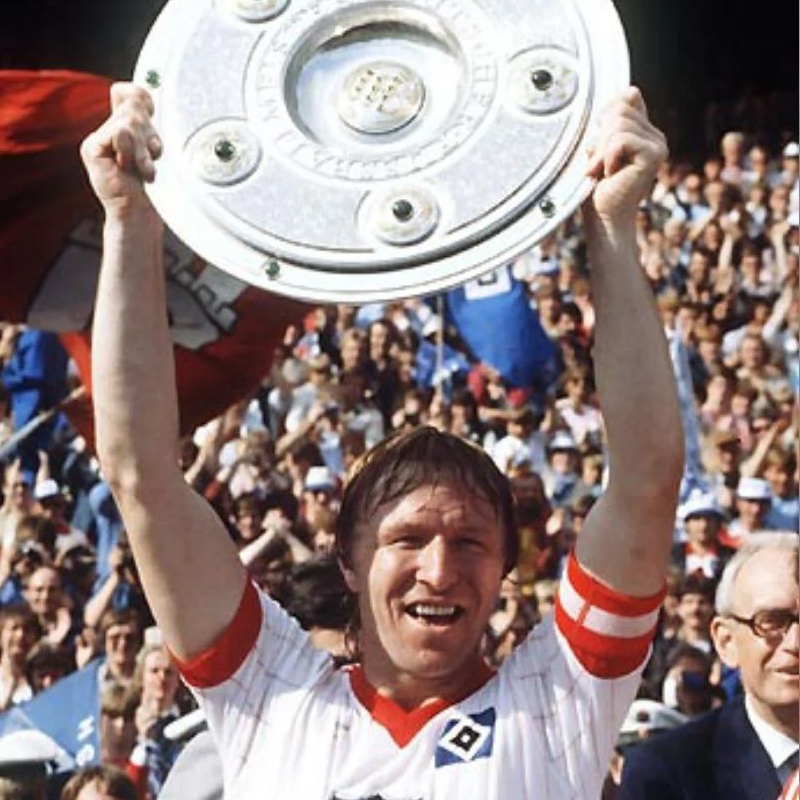 1983-1984 Hamburger SV Home