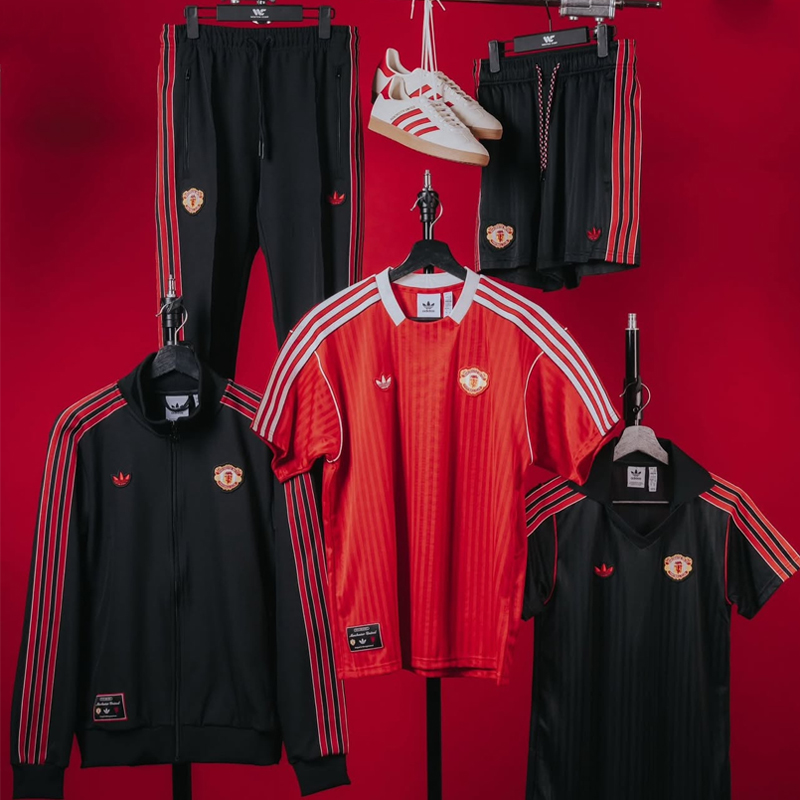 2025-2026 Manchester United black   jacket