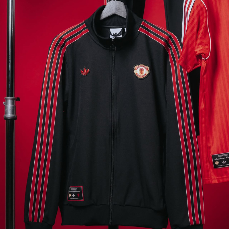 2025-2026 Manchester United black   jacket