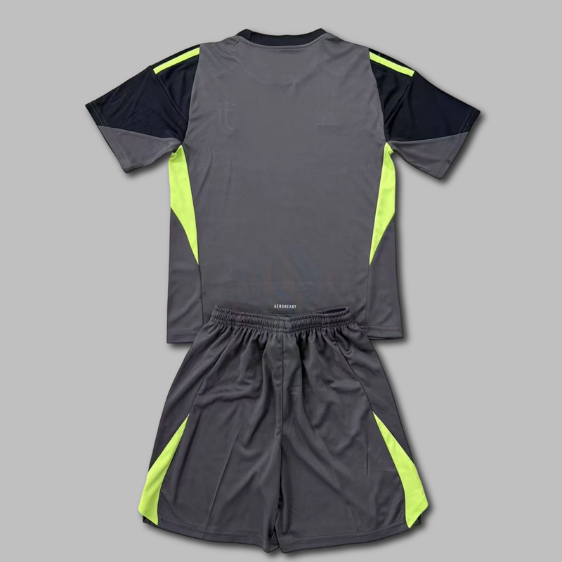 2025-2026 Juventus Goalkeeper Kids