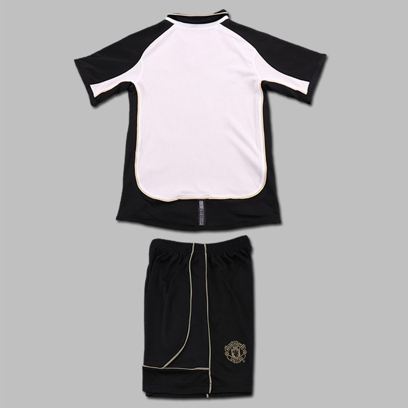 2001-2002 Manchester United 100th Kids