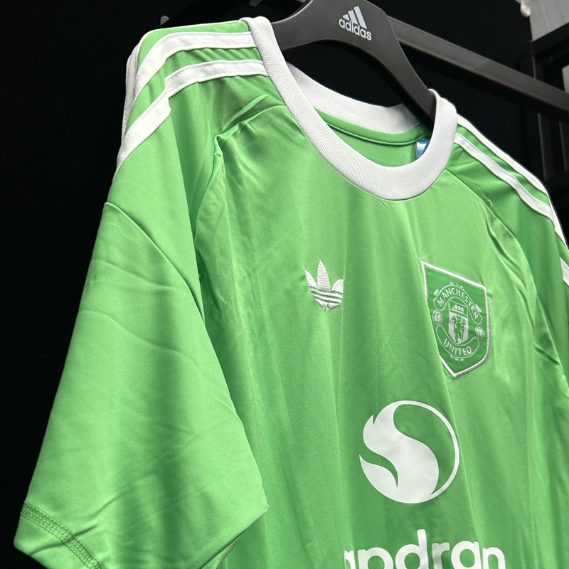 2025-2026 Manchester United Green Goalkeeper