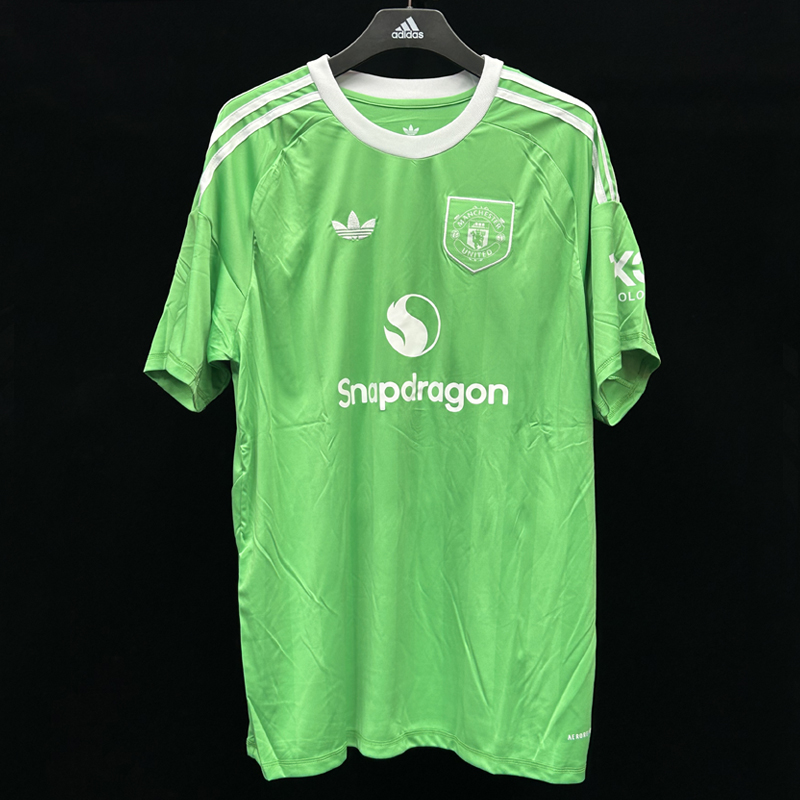 2025-2026 Manchester United Green Goalkeeper