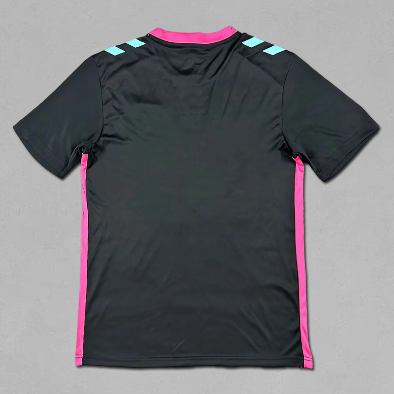 2025-2026 Sunderland goalkeeper