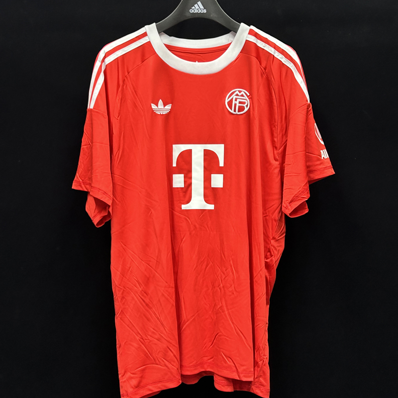 2025-2026 Bayern Munich Goalkeeper Red