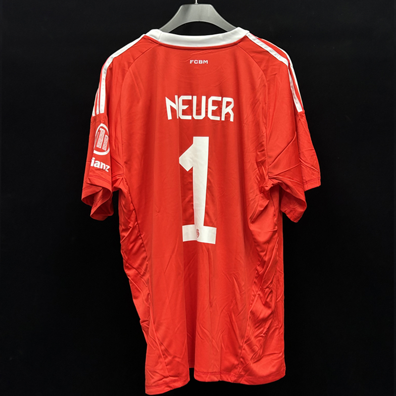 2025-2026 Bayern Munich Goalkeeper Red