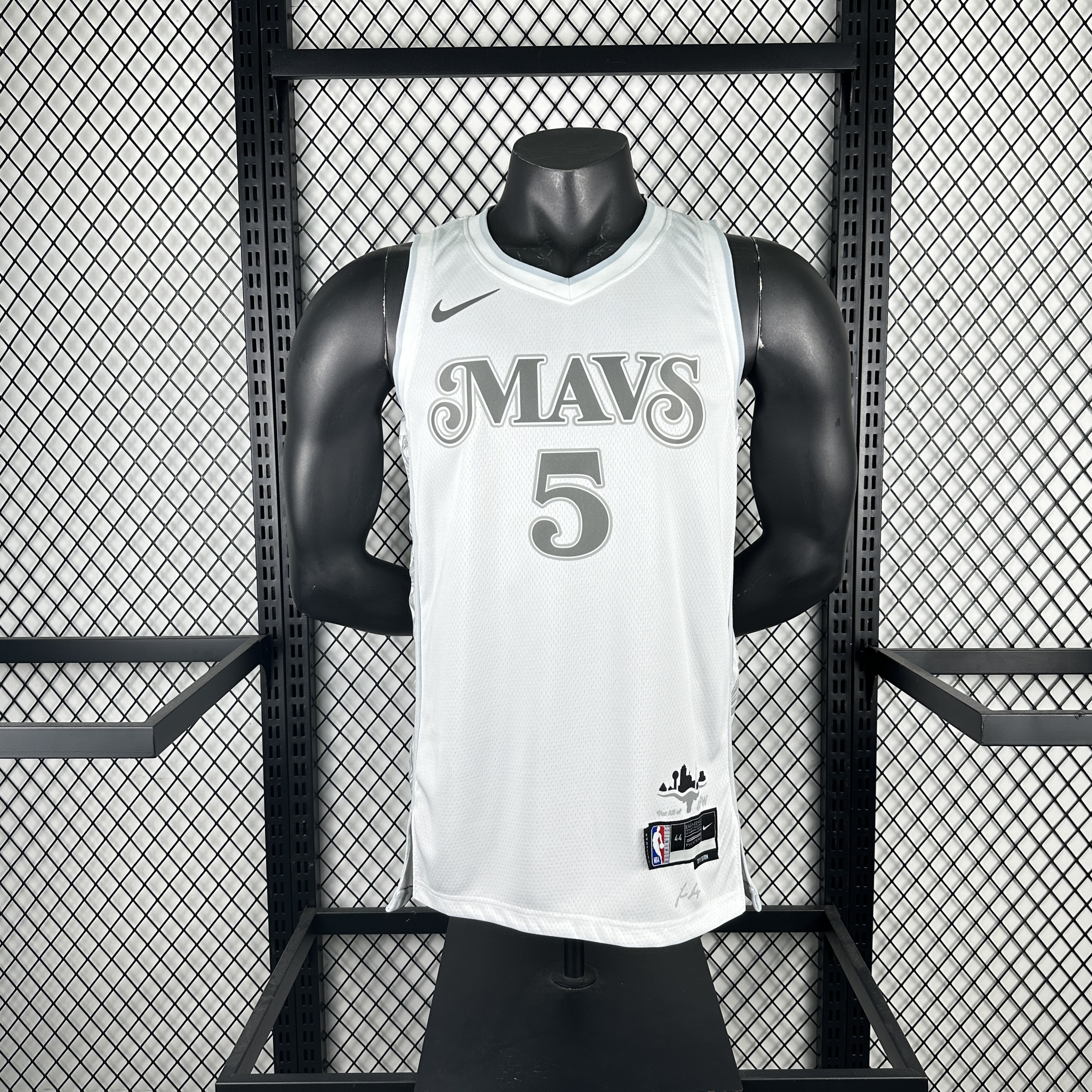 25 season Mavericks City Edition 5 Russell