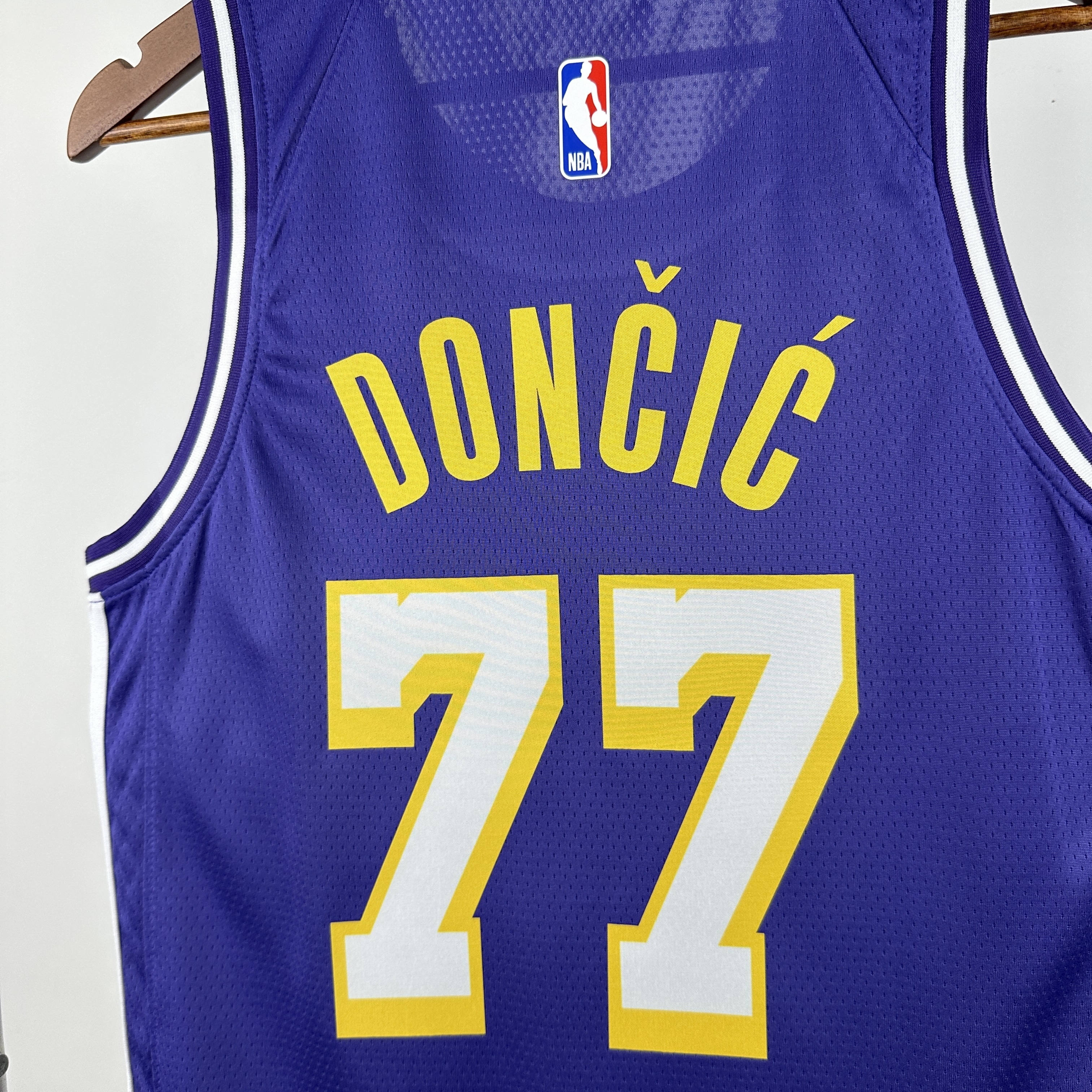 26th season Lakers' Flying Man  77 DONCIC