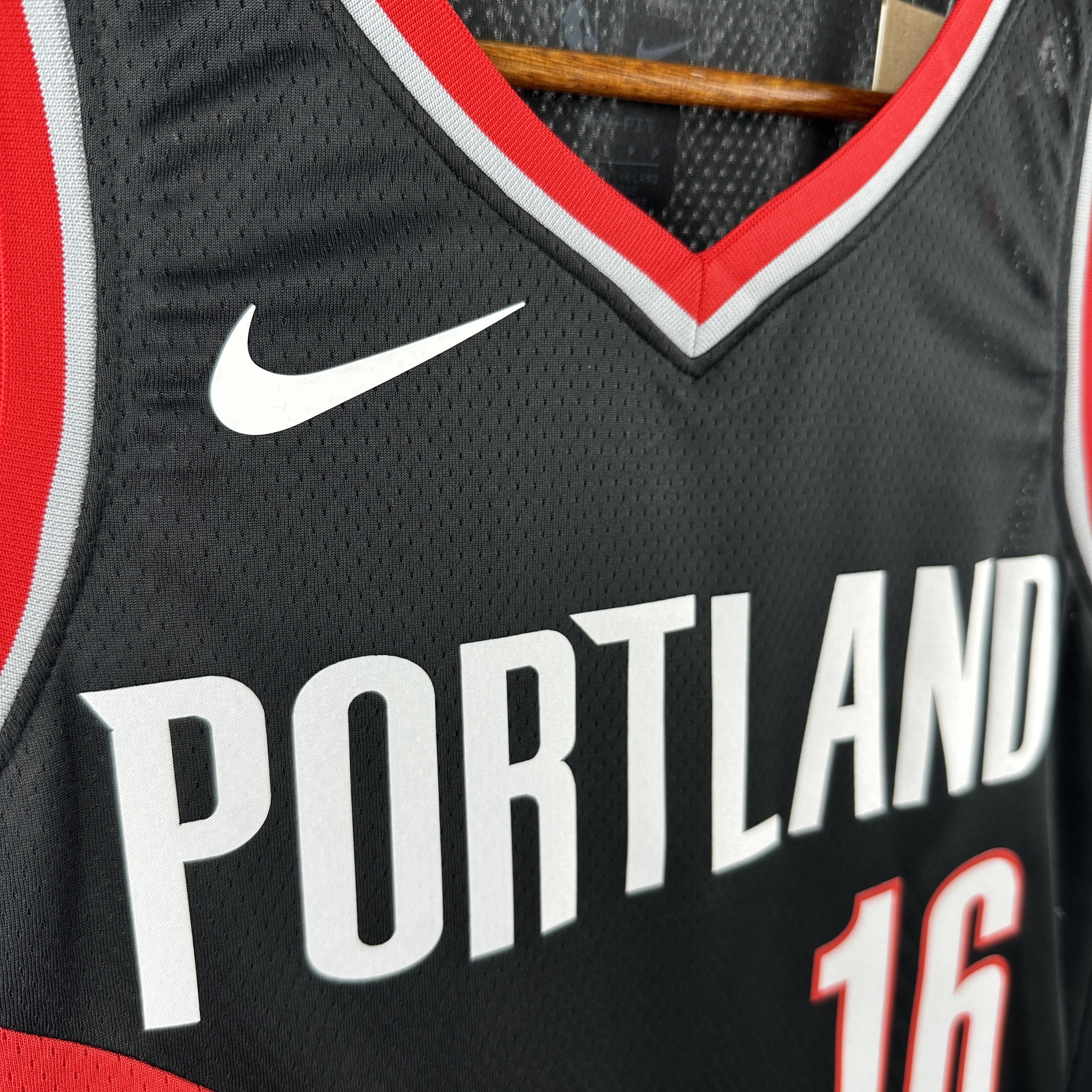 23 season Trail Blazers Black 16 Yang