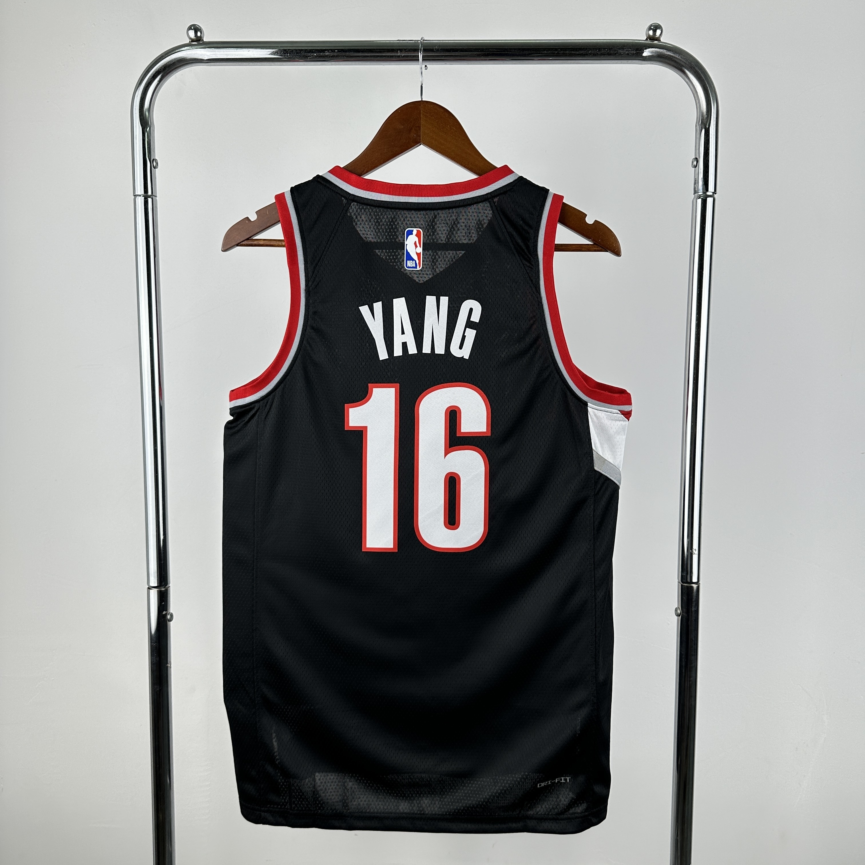 23 season Trail Blazers Black 16 Yang
