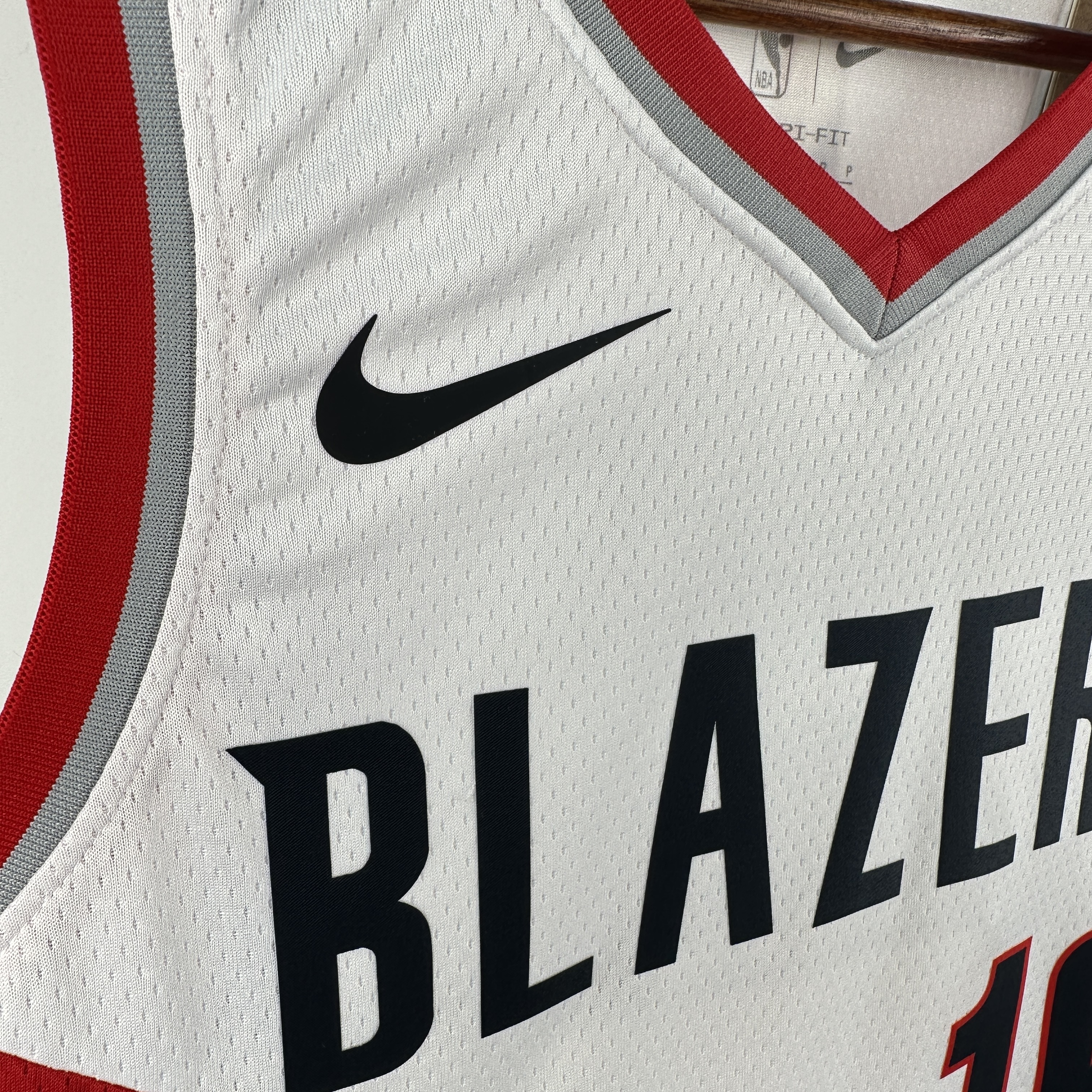 23 season Trail Blazers white 16 Yang
