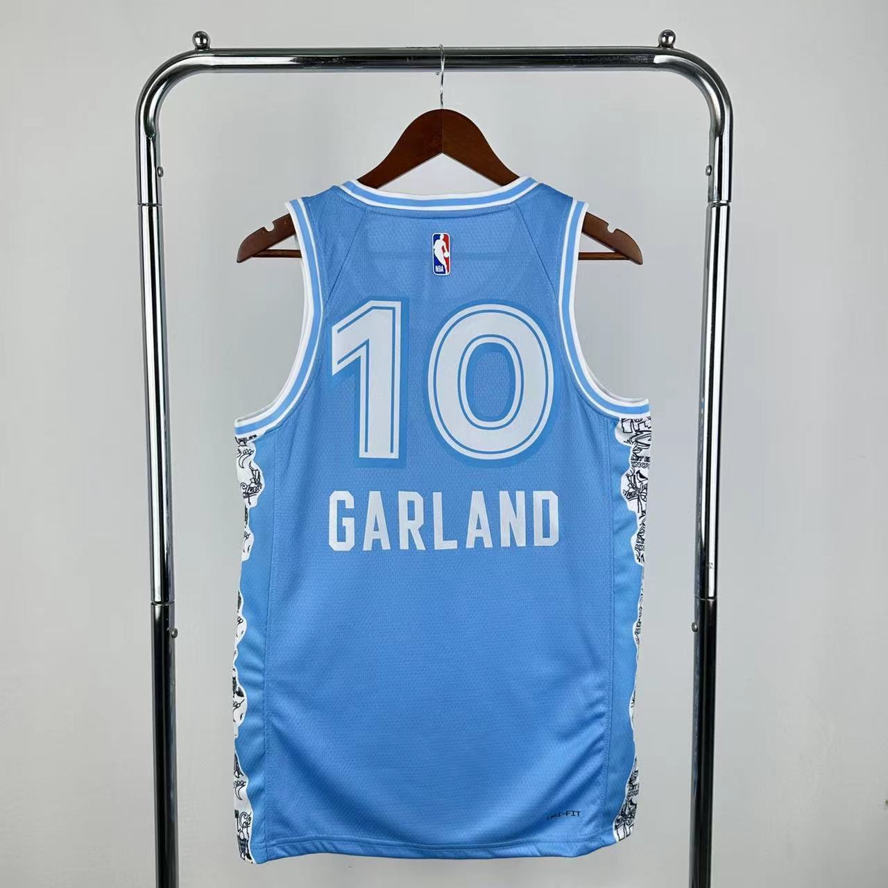 25 season Cavaliers City Edition 10 Garan