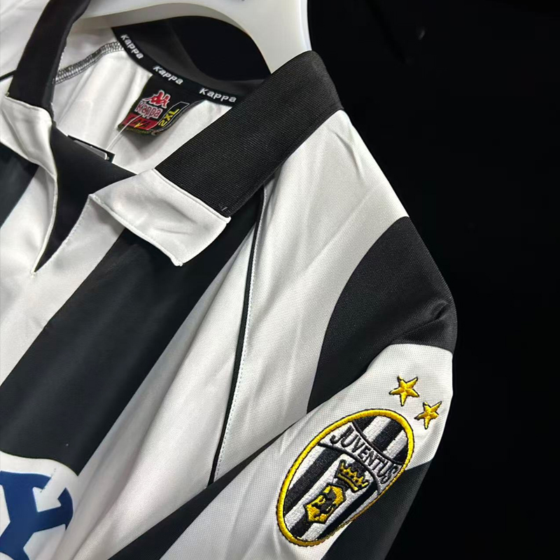 1997-1998 Juventus Home Jersey