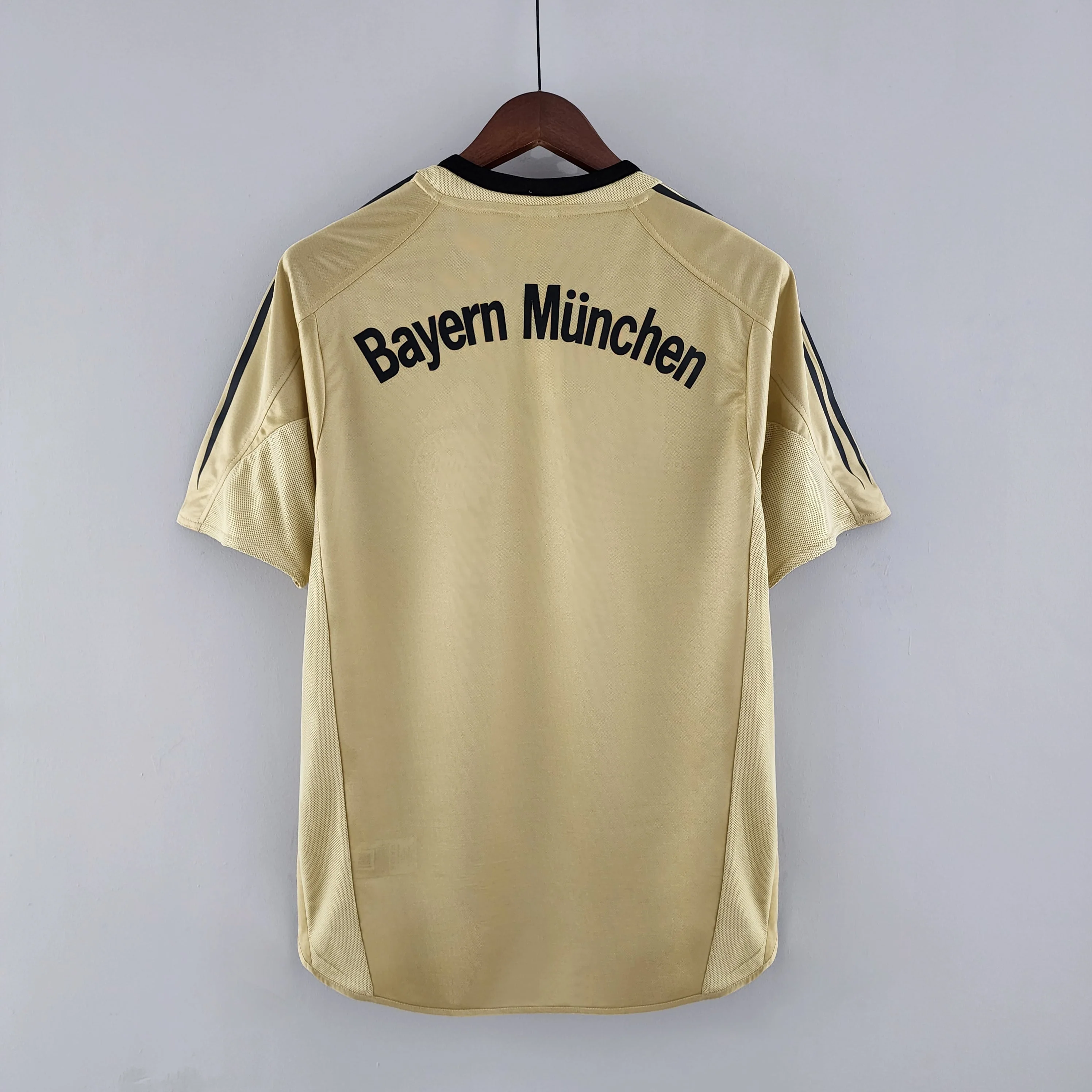 BAYERN MÜNCHEN 2004 - 2005 AWAY JERSEY
