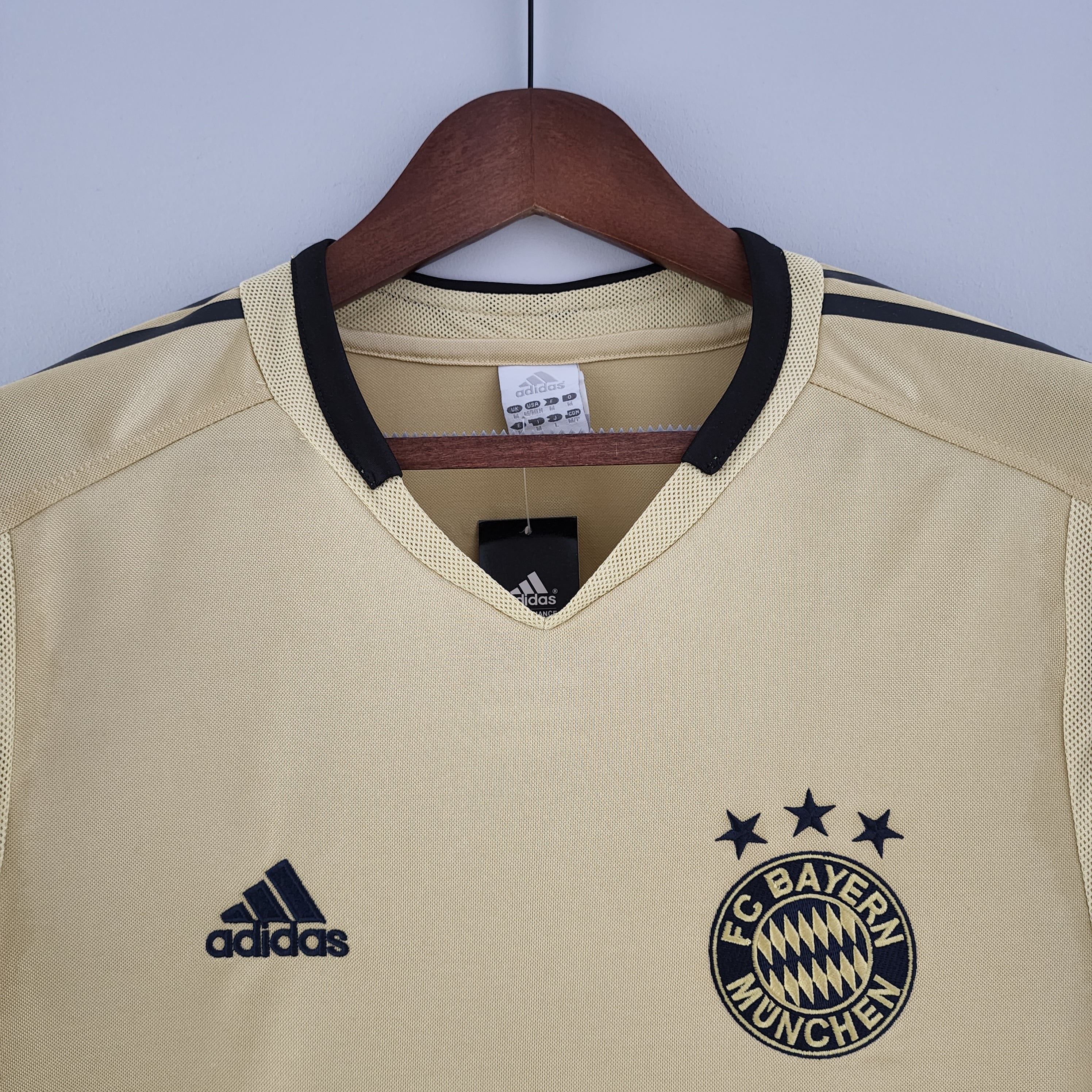 BAYERN MÜNCHEN 2004 - 2005 AWAY JERSEY