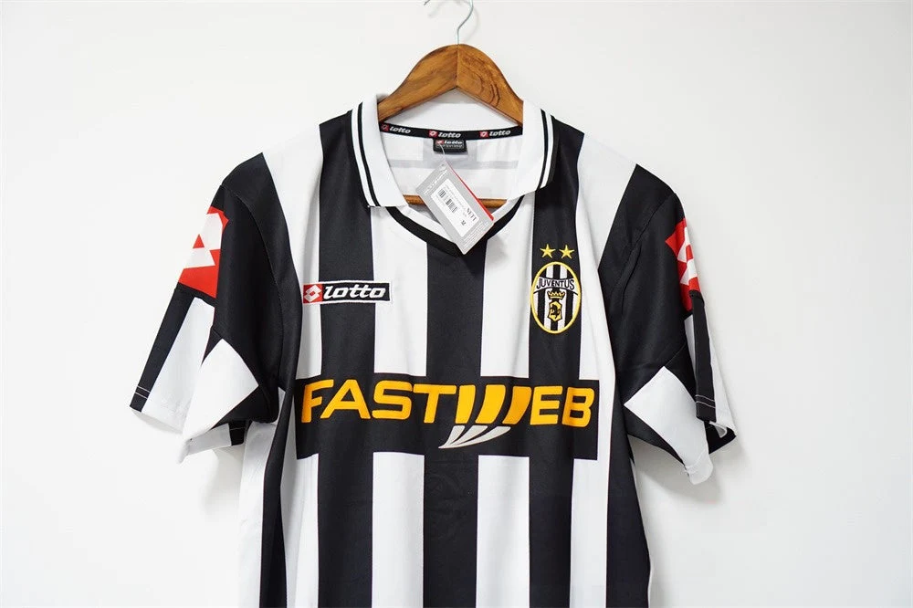 JUVENTUS 2001 - 2002 HOME JERSEY