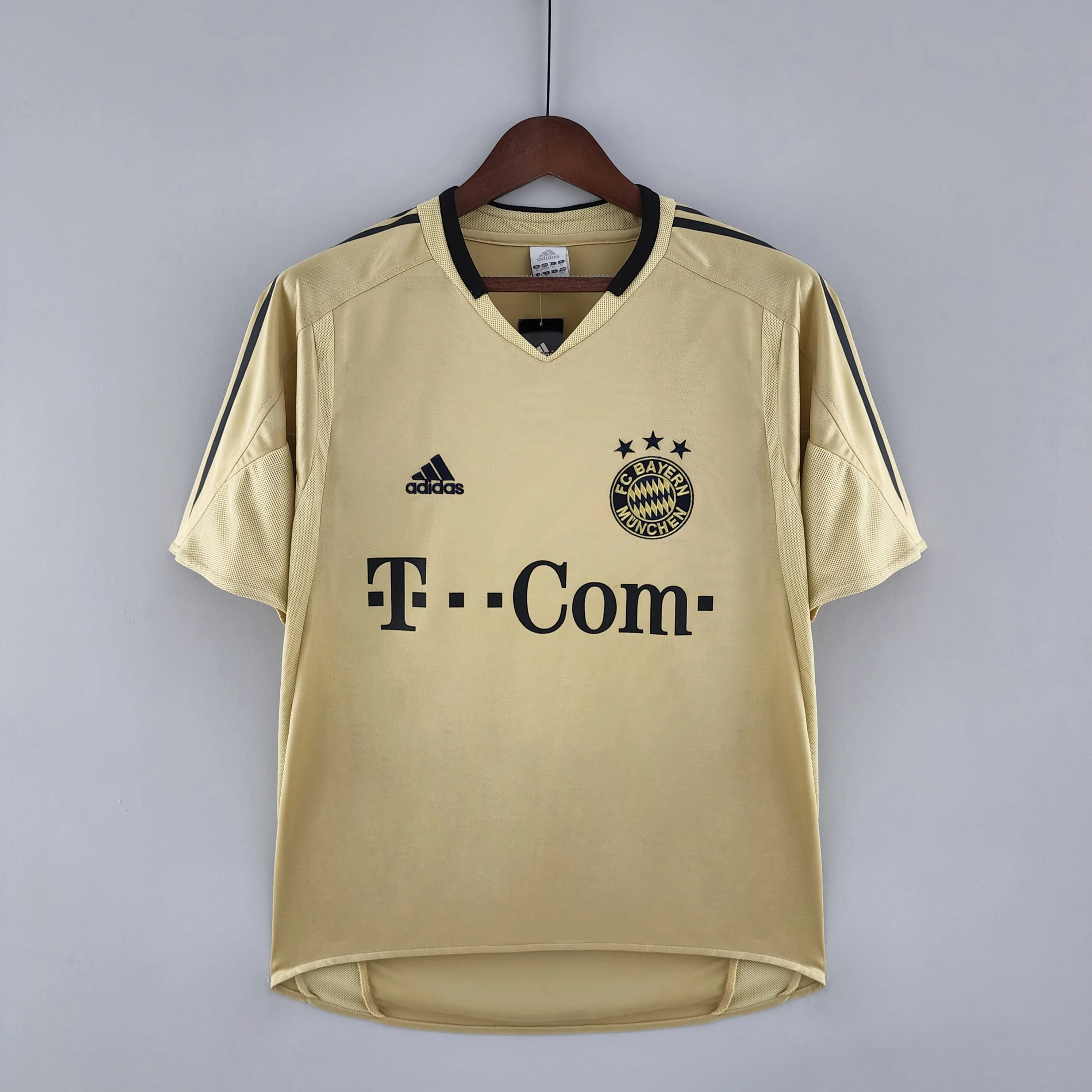BAYERN MÜNCHEN 2004 - 2005 AWAY JERSEY