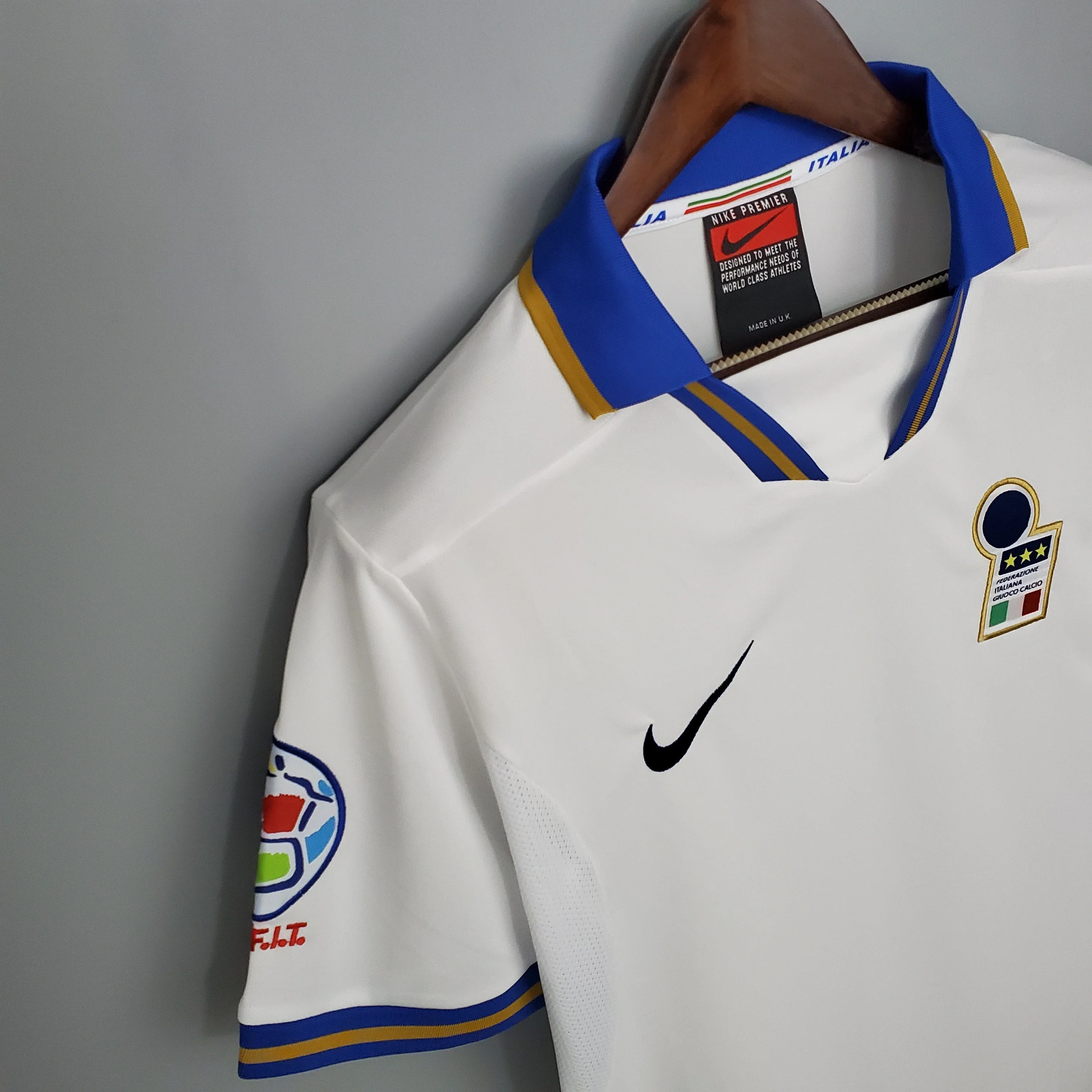 ITALY 1996 AWAY JERSEY