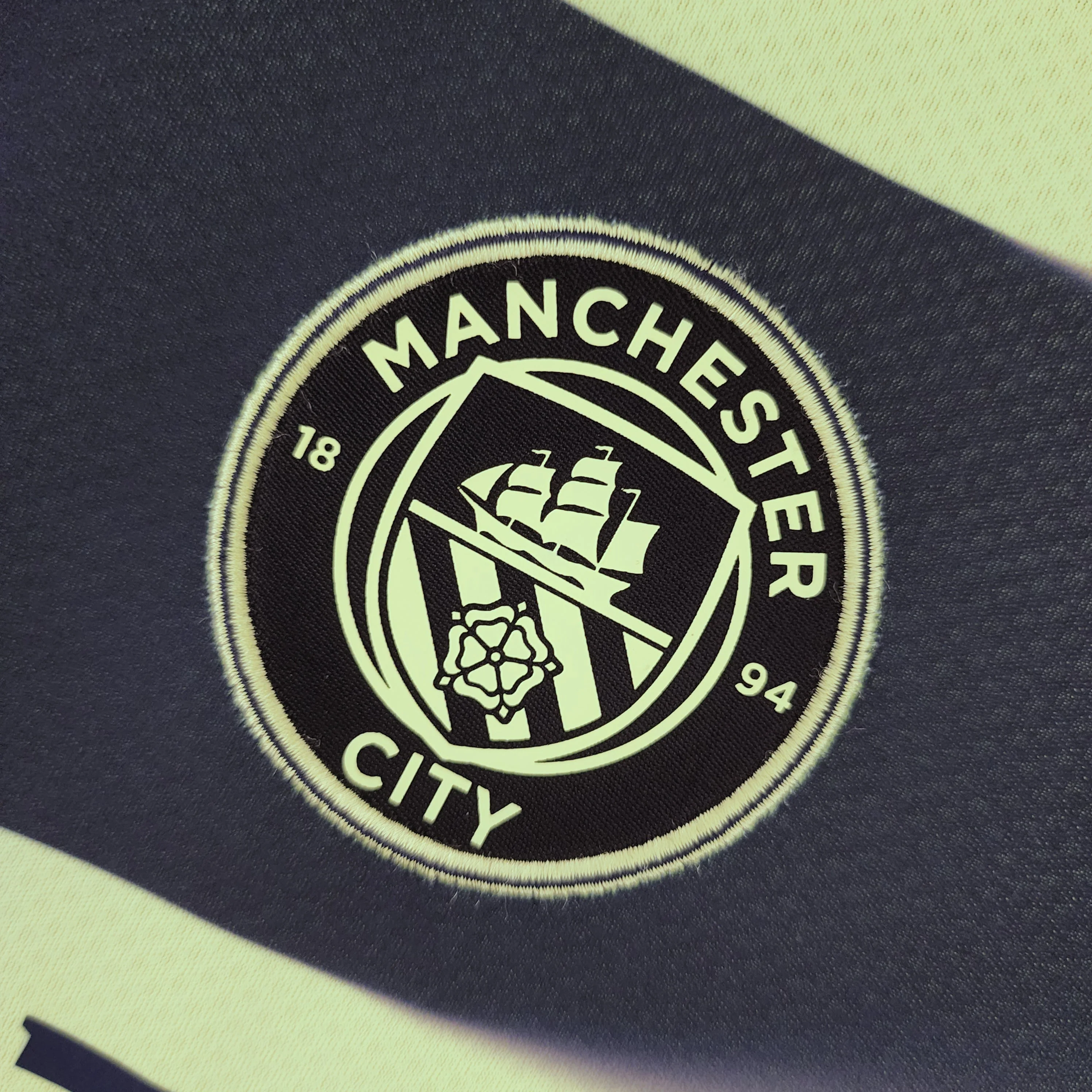 MANCHESTER CITY 2022 - 2023 THIRD JERSEY