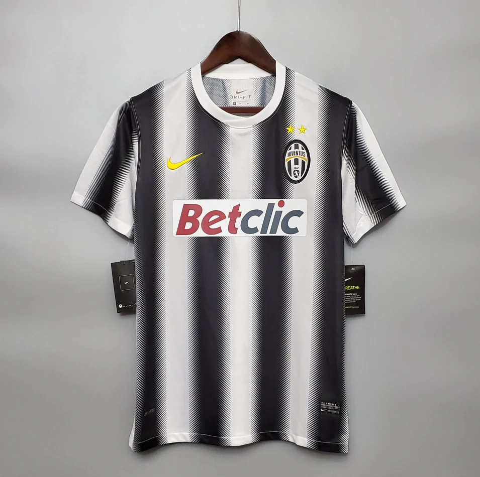 JUVENTUS 2010 - 2011 HOME JERSEY