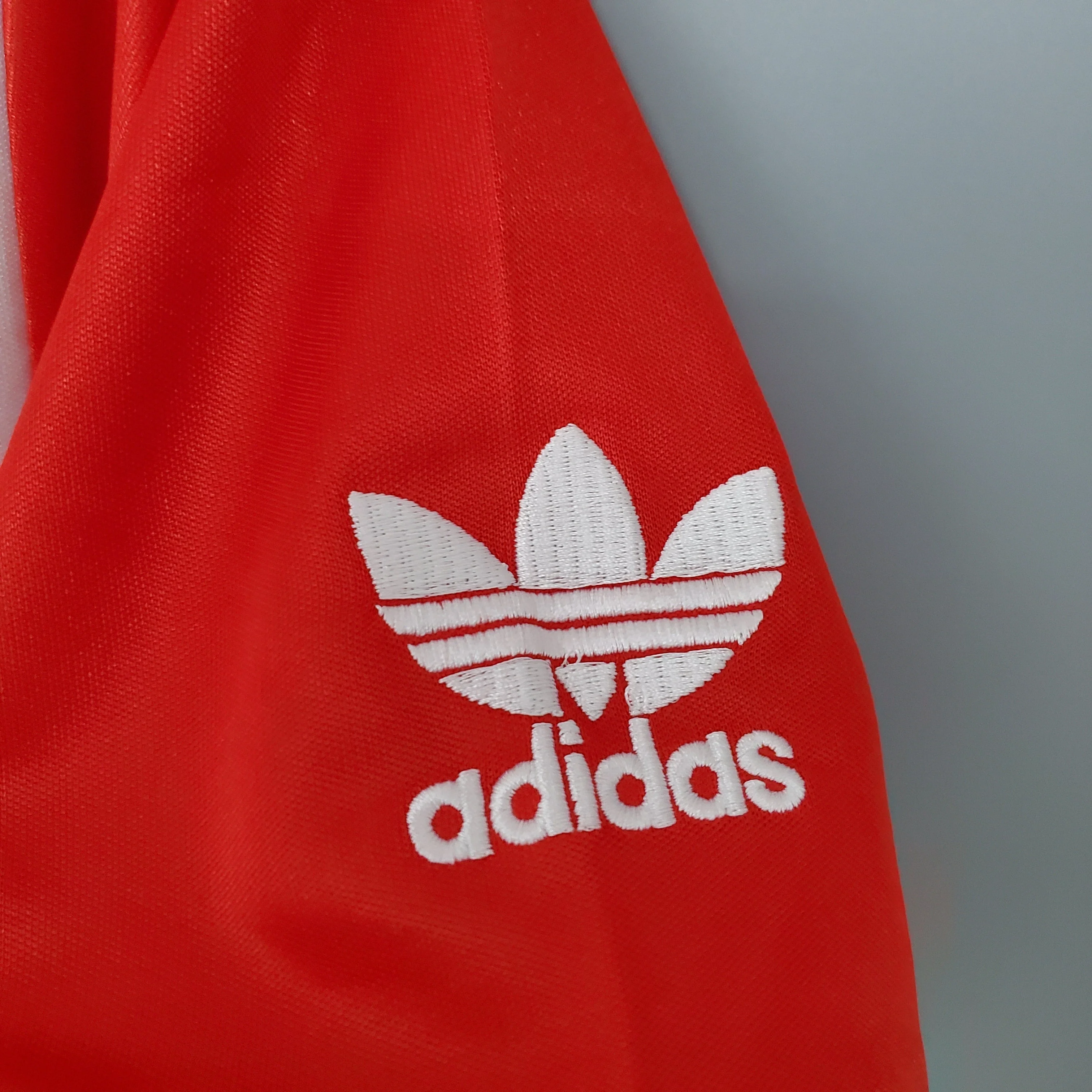 MANCHESTER UNITED 1985 - 1986 HOME JERSEY