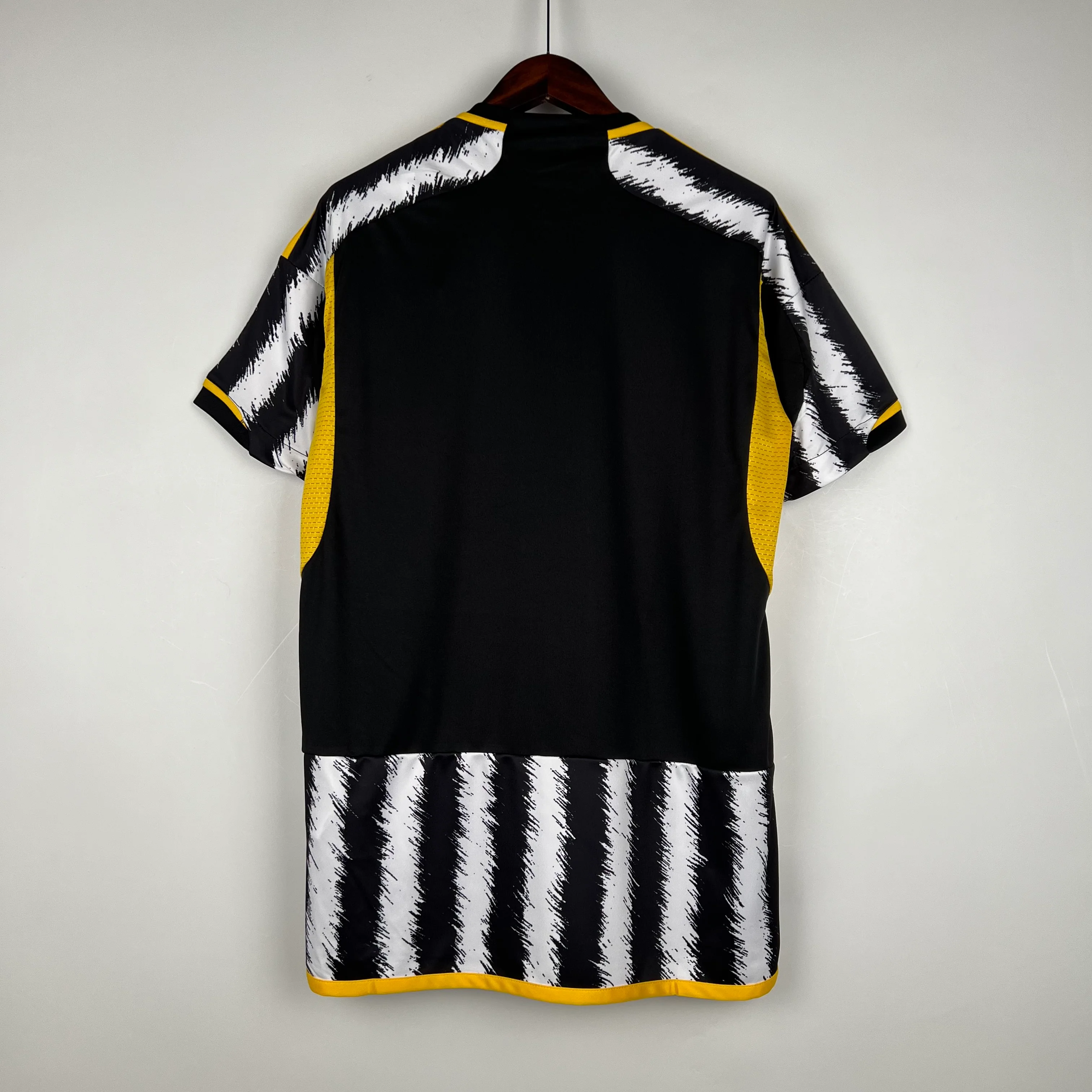 JUVENTUS 2023 - 2024 HOME JERSEY